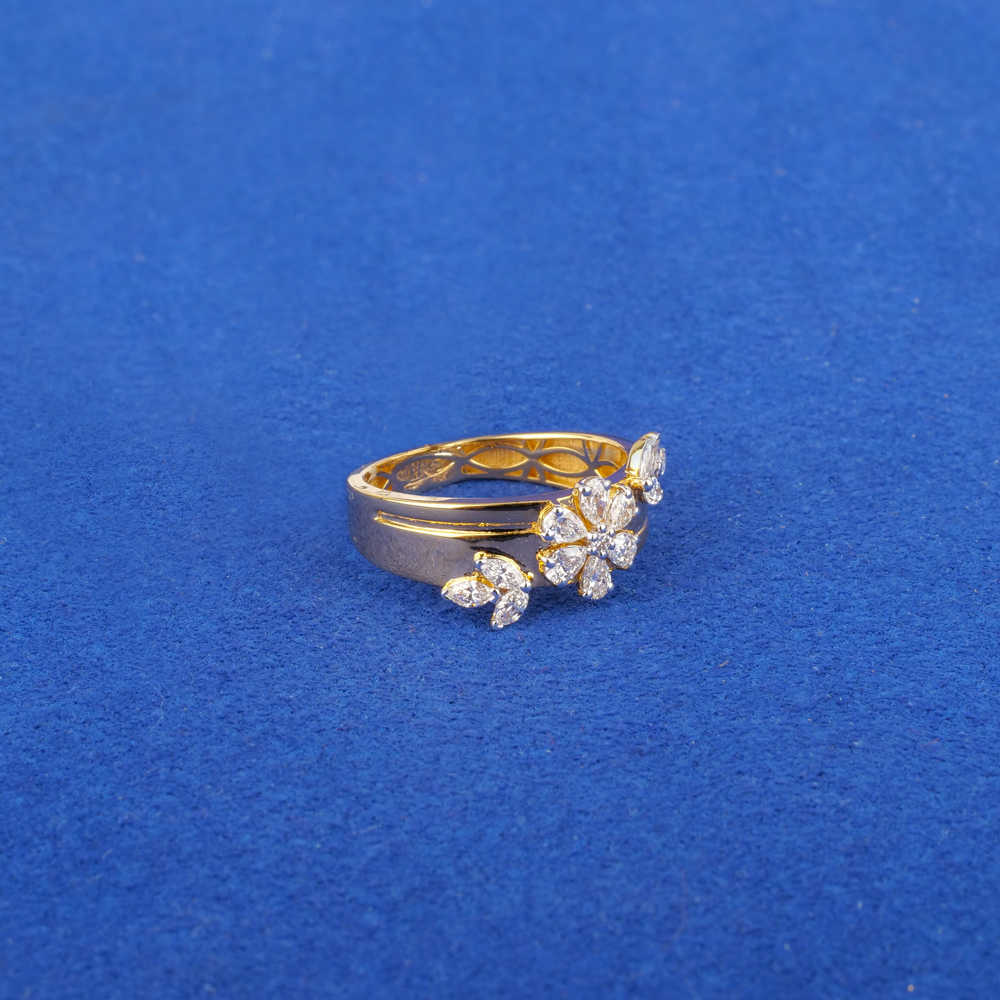 18K Yellow Gold Diamond Ring