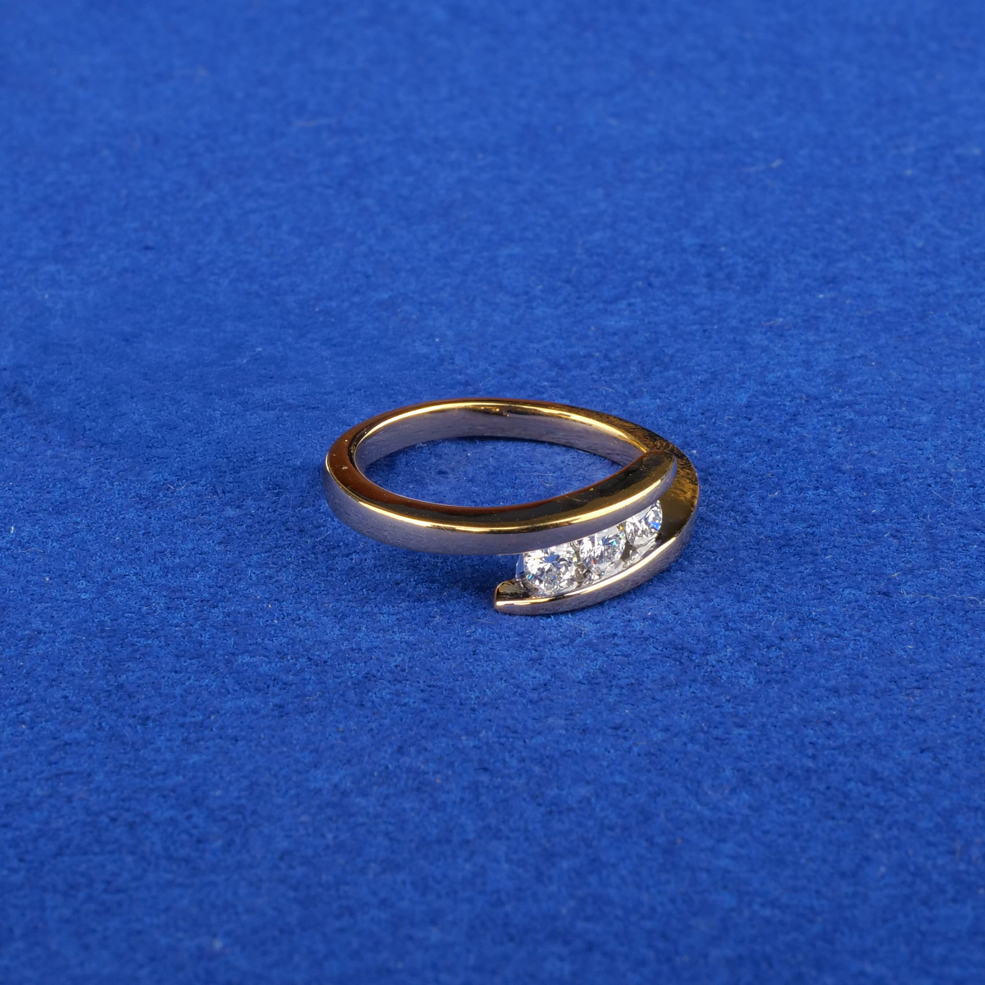 18K Yellow Gold Diamond Ring