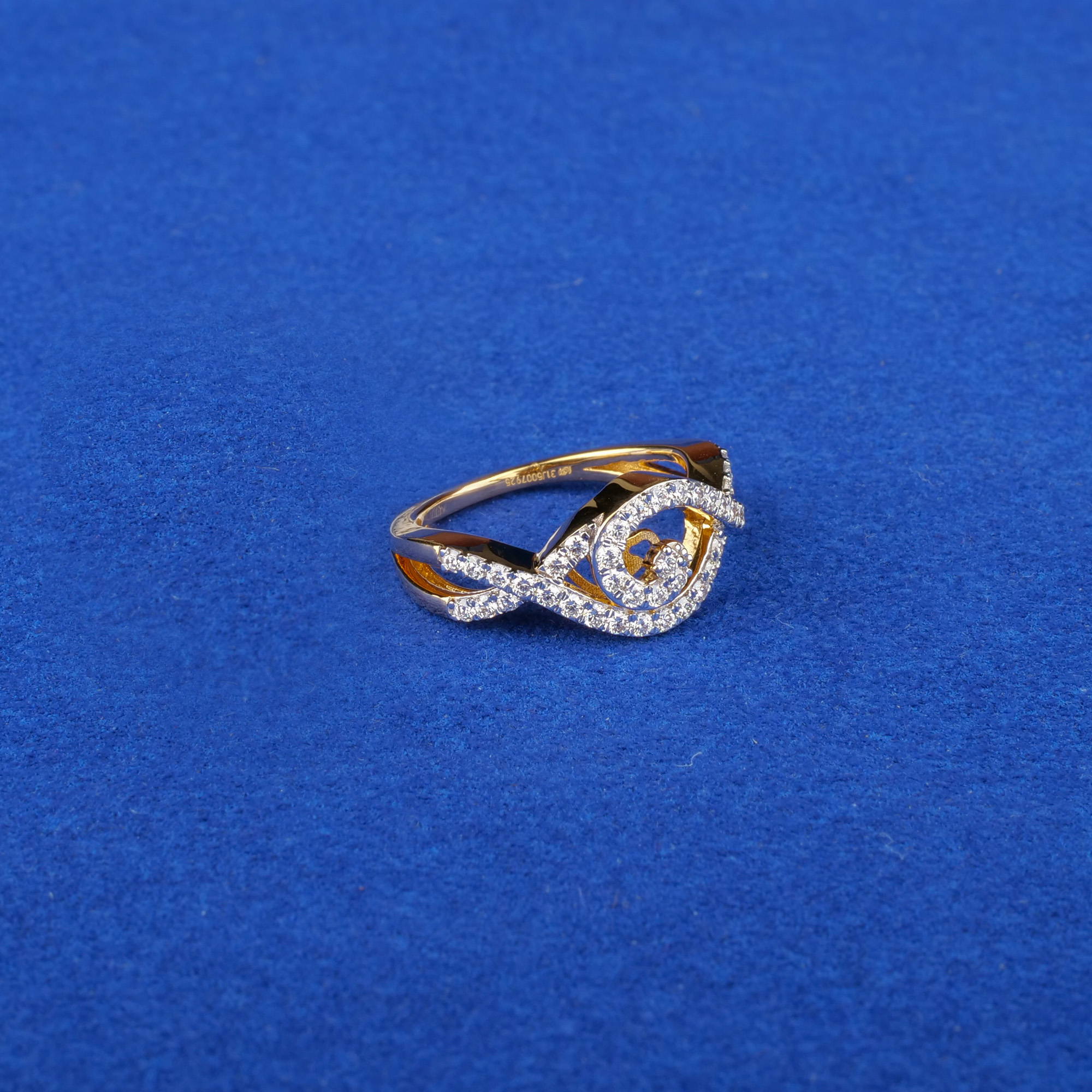 18K Yellow Gold Diamond Ring