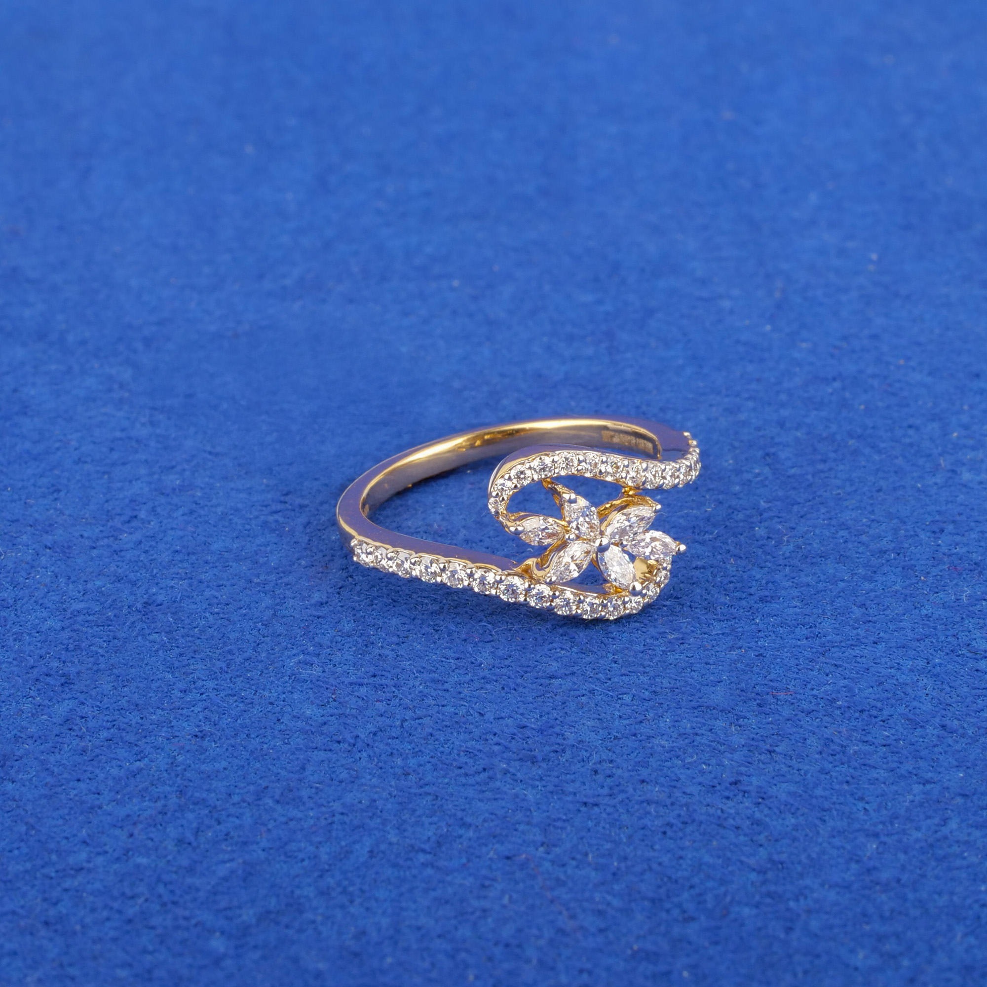 18K Yellow Gold Diamond Ring