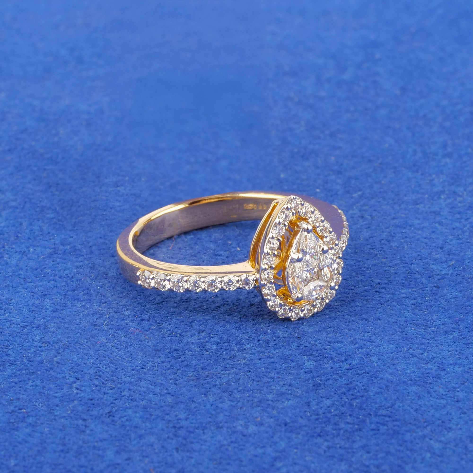 18K Yellow Gold Diamond Ring