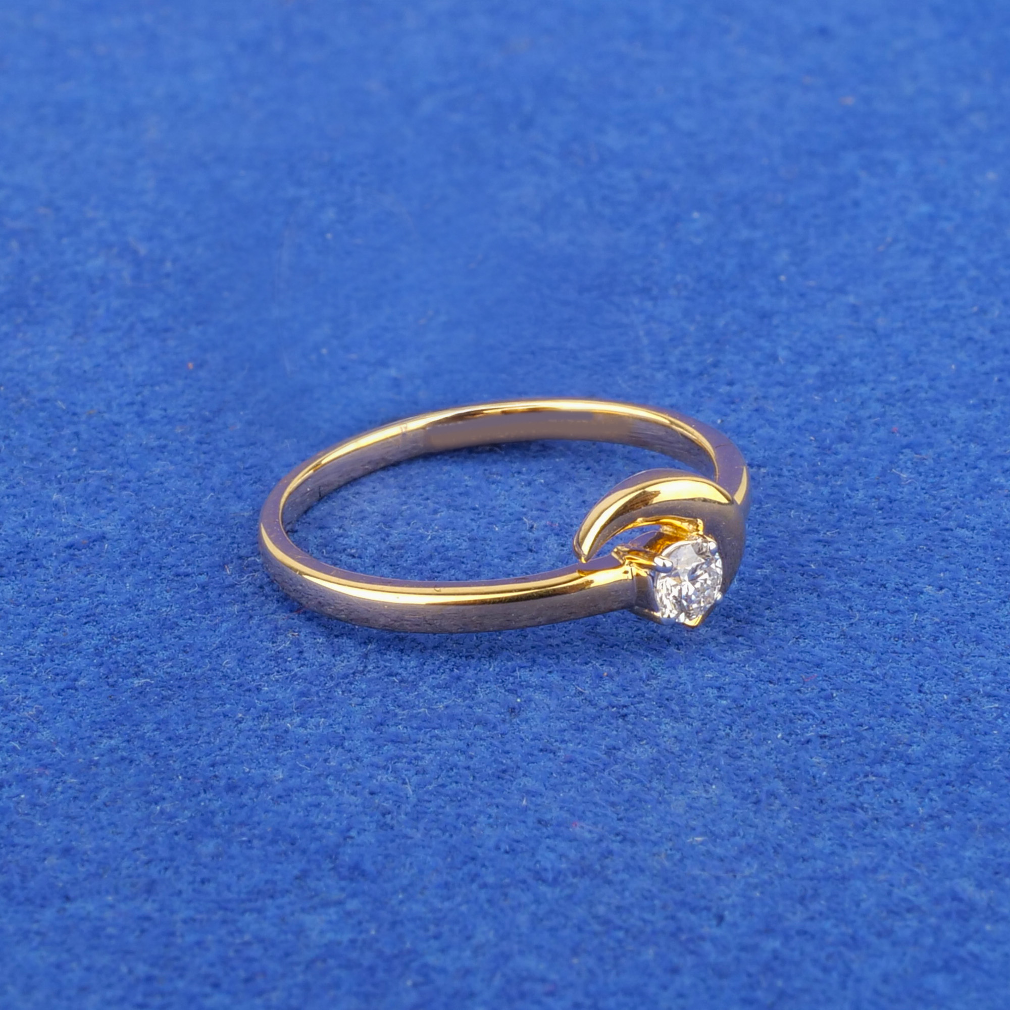 18K Yellow Gold Diamond Ring