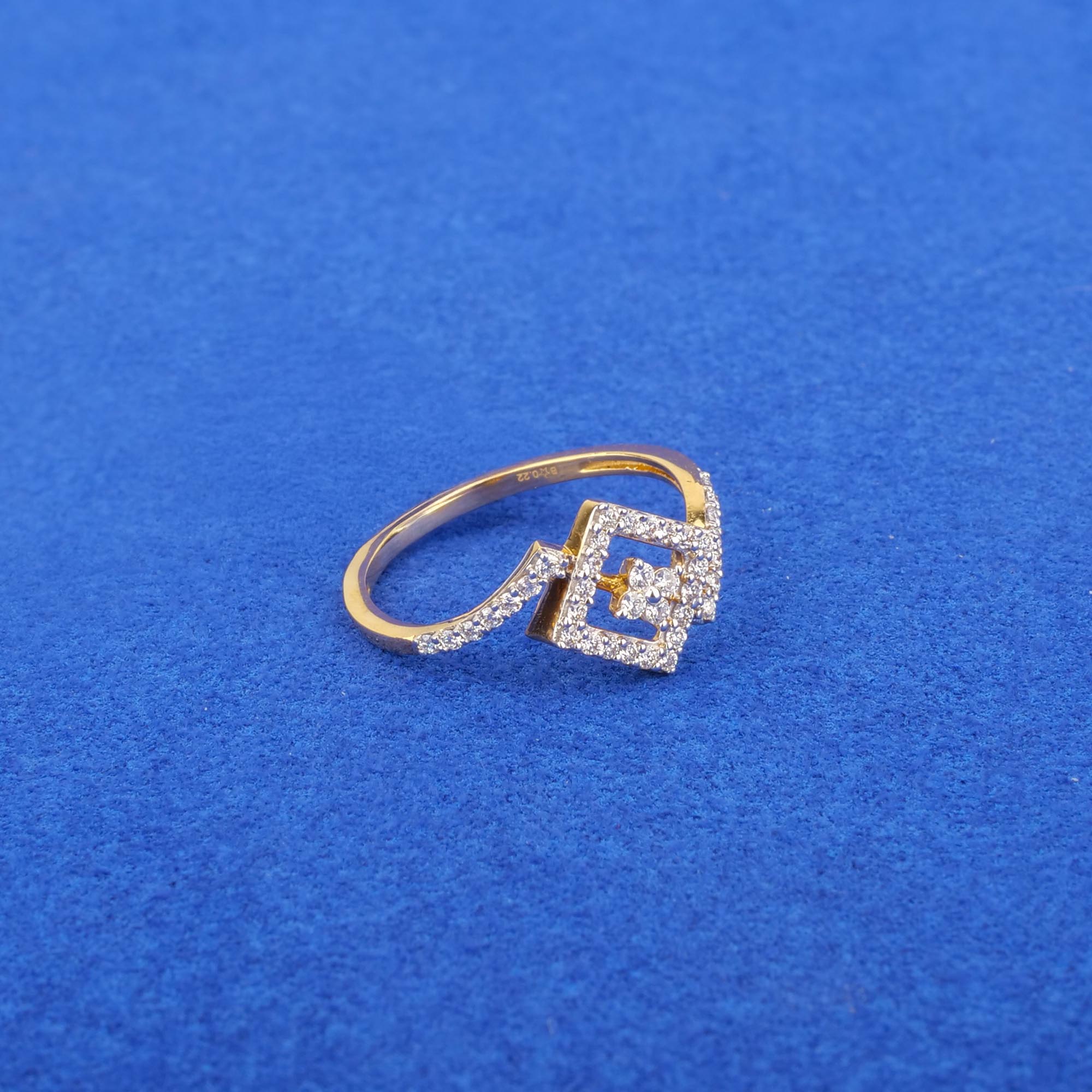 18K Yellow Gold Diamond Ring