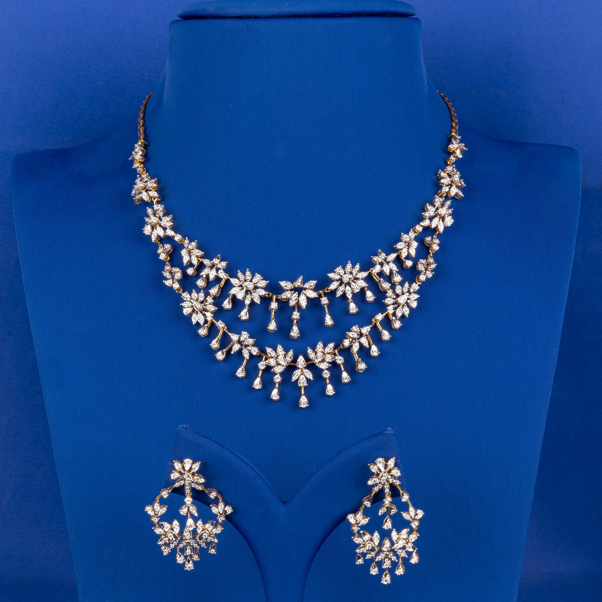 Handmade 18K yellow Gold Diamond Necklace and Earrings Set