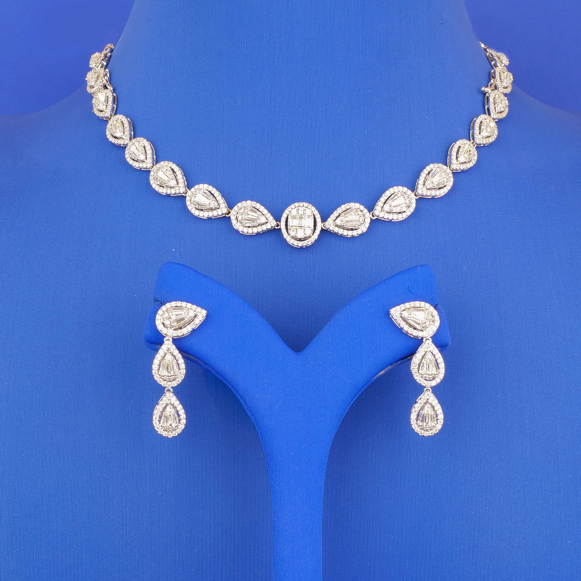 18K White Gold Diamond Necklace and Earring Set