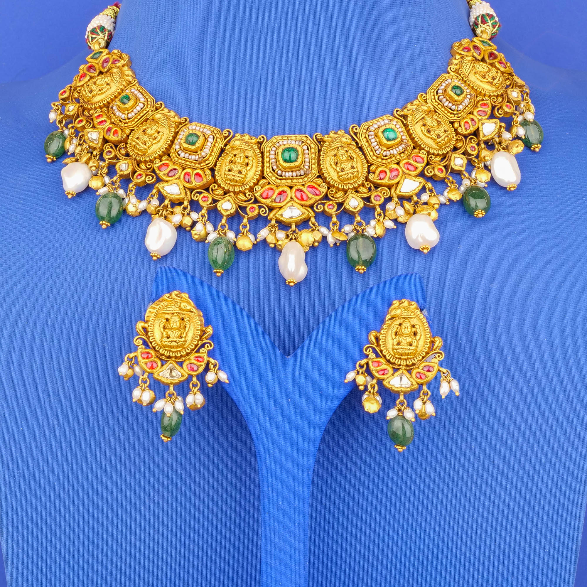 22K 'Antique' Polki Diamond Necklace and Earring Set