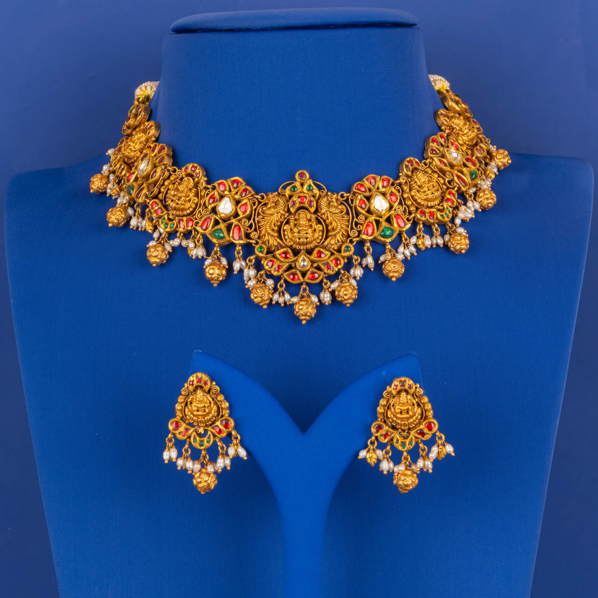 22K 'Antique' Polki Diamond Necklace Earring Set