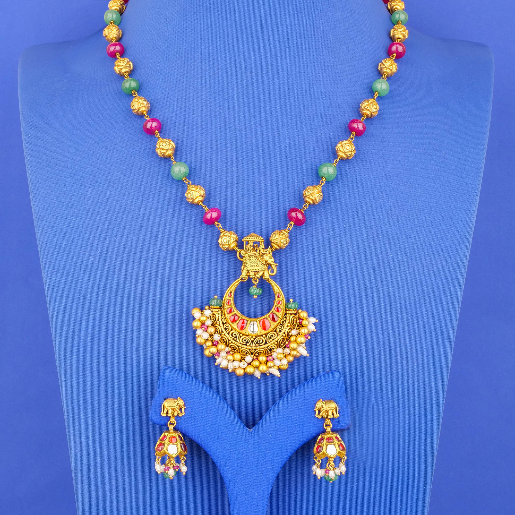 22K 'Antique' Polki Diamond Necklace and Earring Set