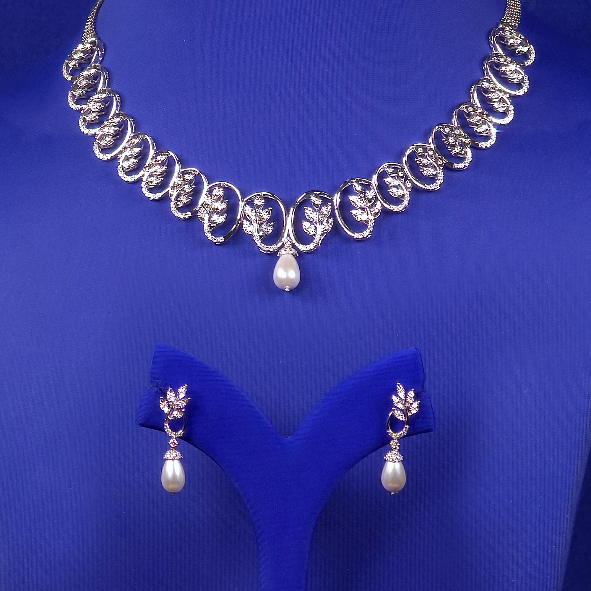 18K White Gold Diamond Pearl Necklace and Earrings Set