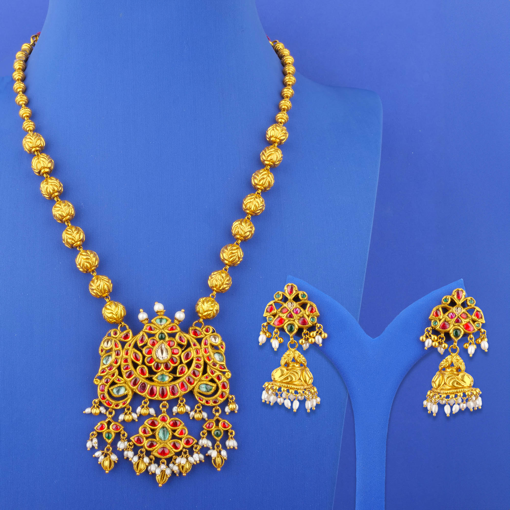 Twenty-Two Karat 'Antique' Polki Diamond Necklace Earring Set