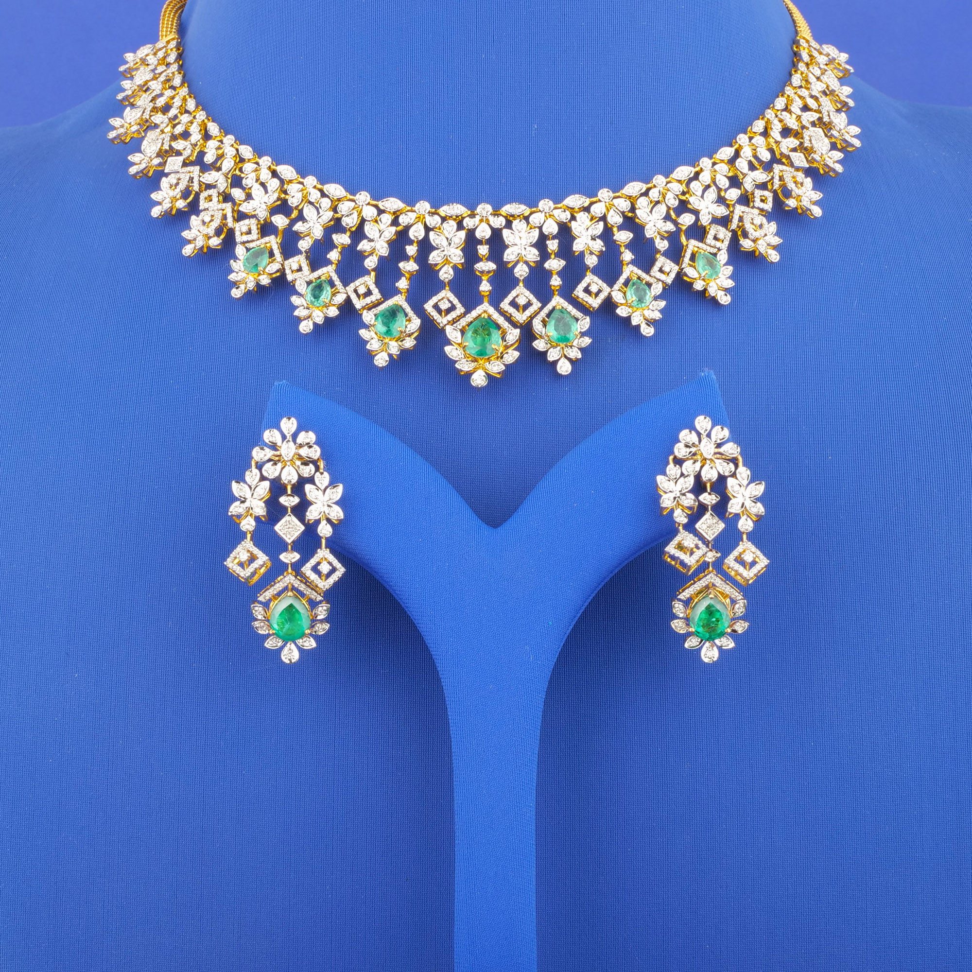 18K Yellow Gold Diamond Necklace and Earrings Set (Intchg.)
