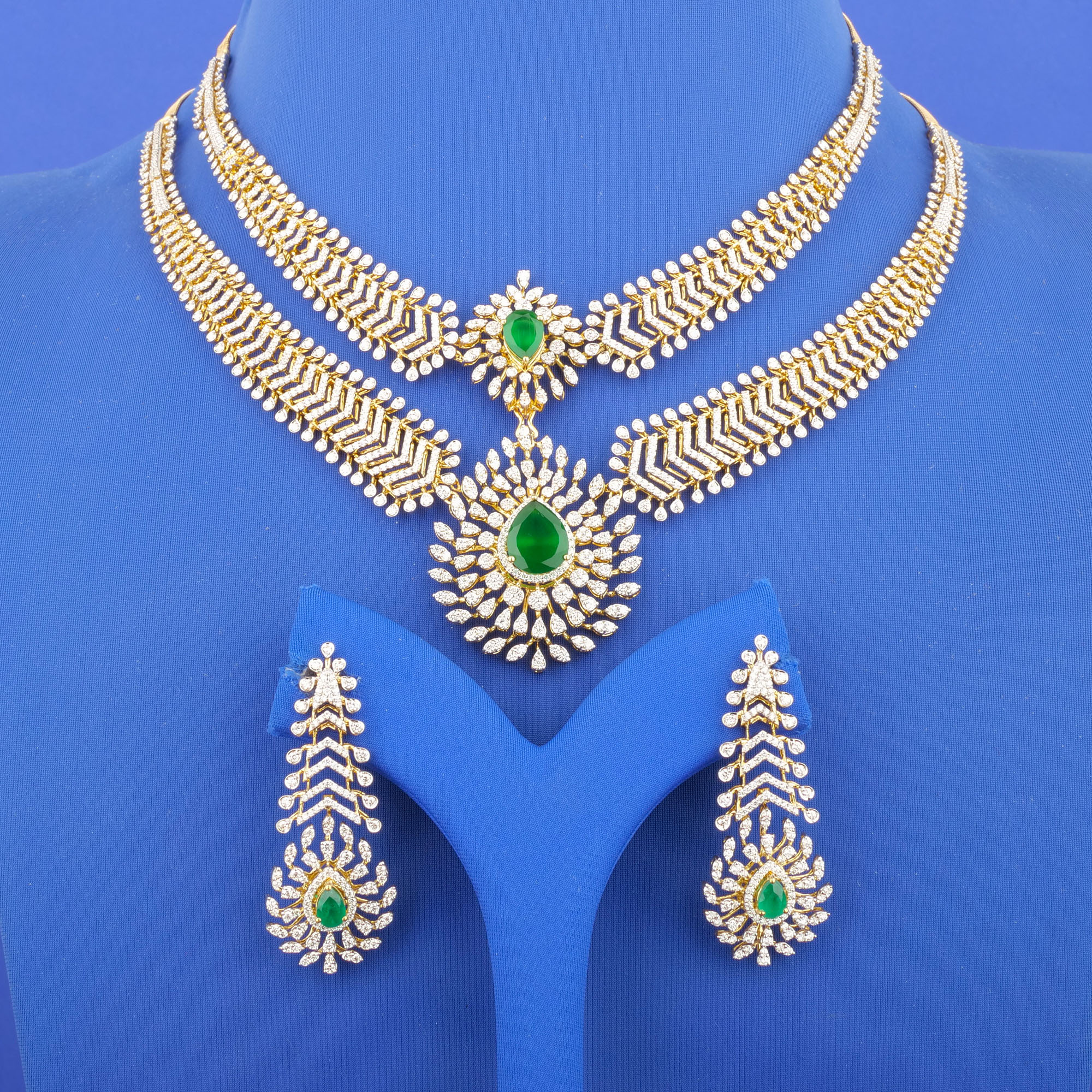 18K Yellow Gold Diamond Necklace and Earrings Set (Detachable&Intchg.)