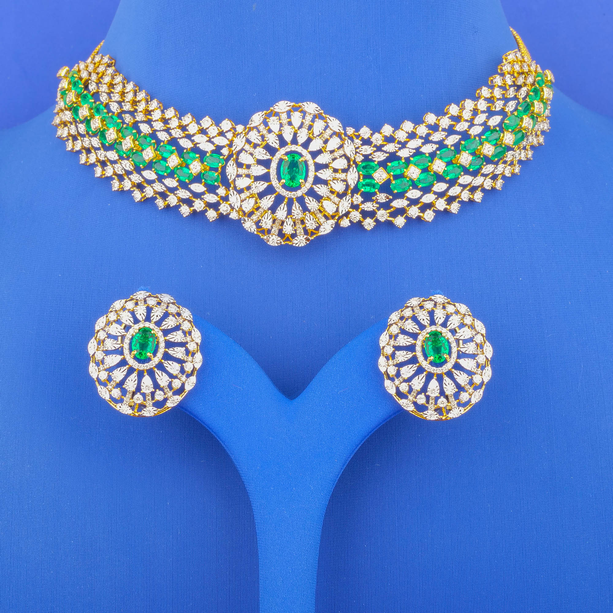 18K Yellow Gold Diamond Green Onyx Necklace and Earrings Set