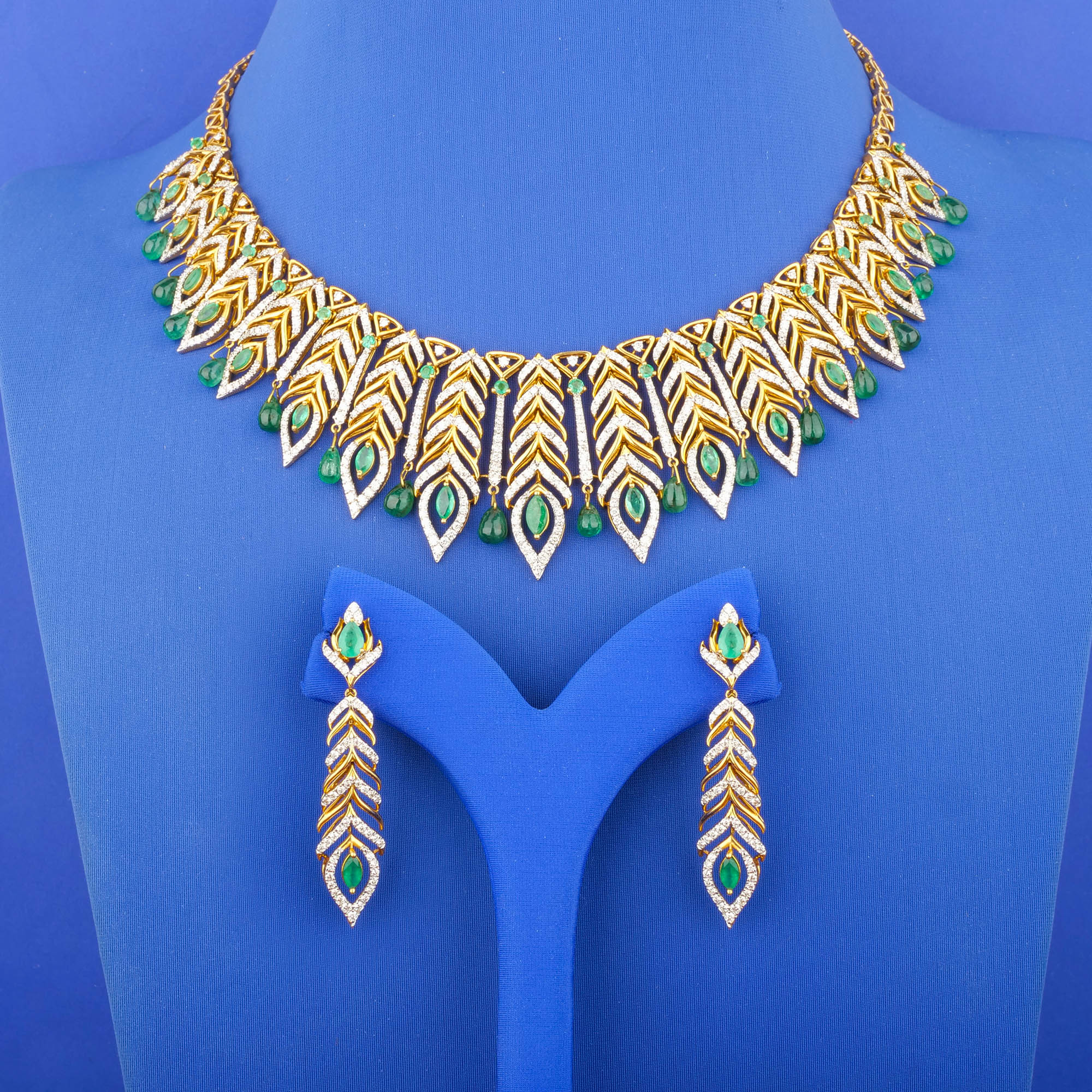18K Yellow Gold Diamond Necklace and Earrings Set w/ Green Onyx