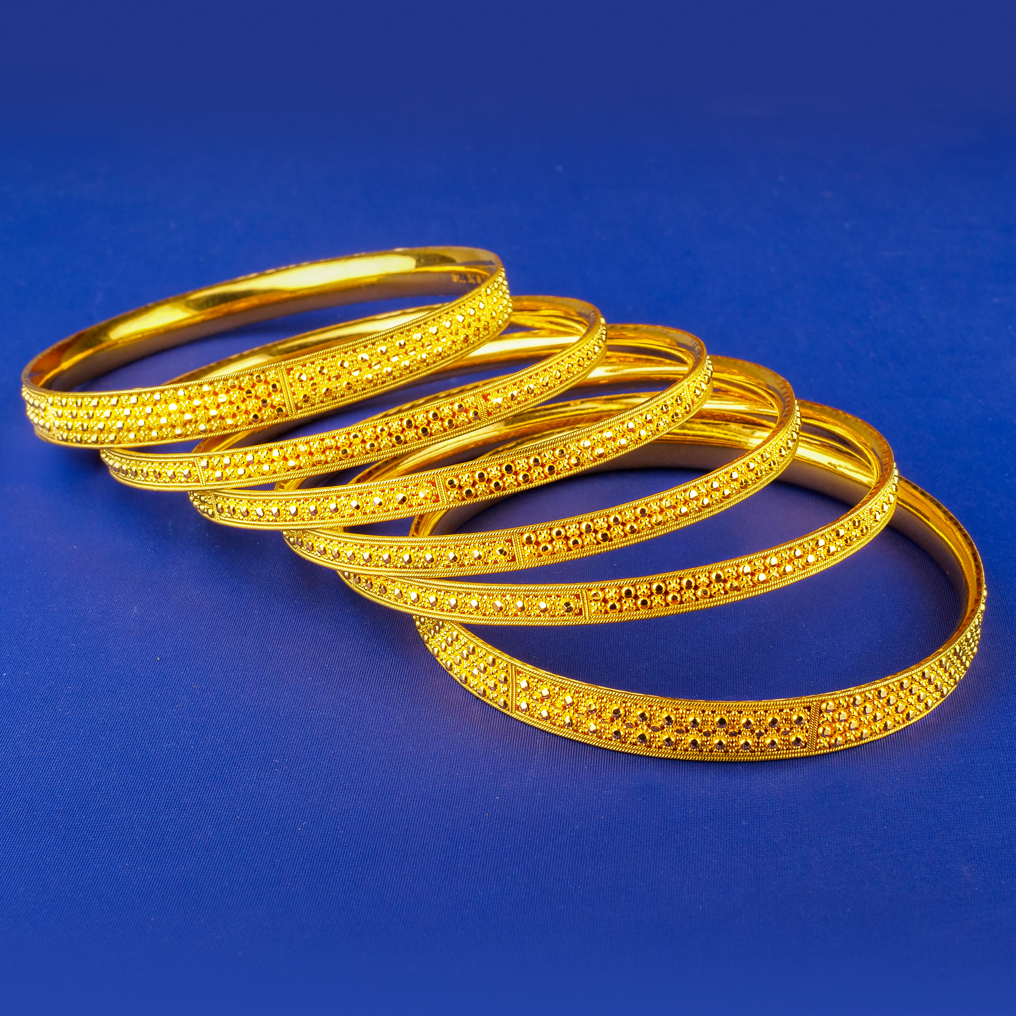 22K Gold Bangle