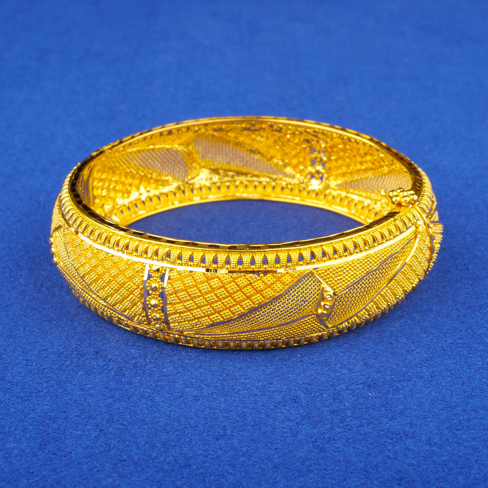 22K Gold Bangle/Bracelet
