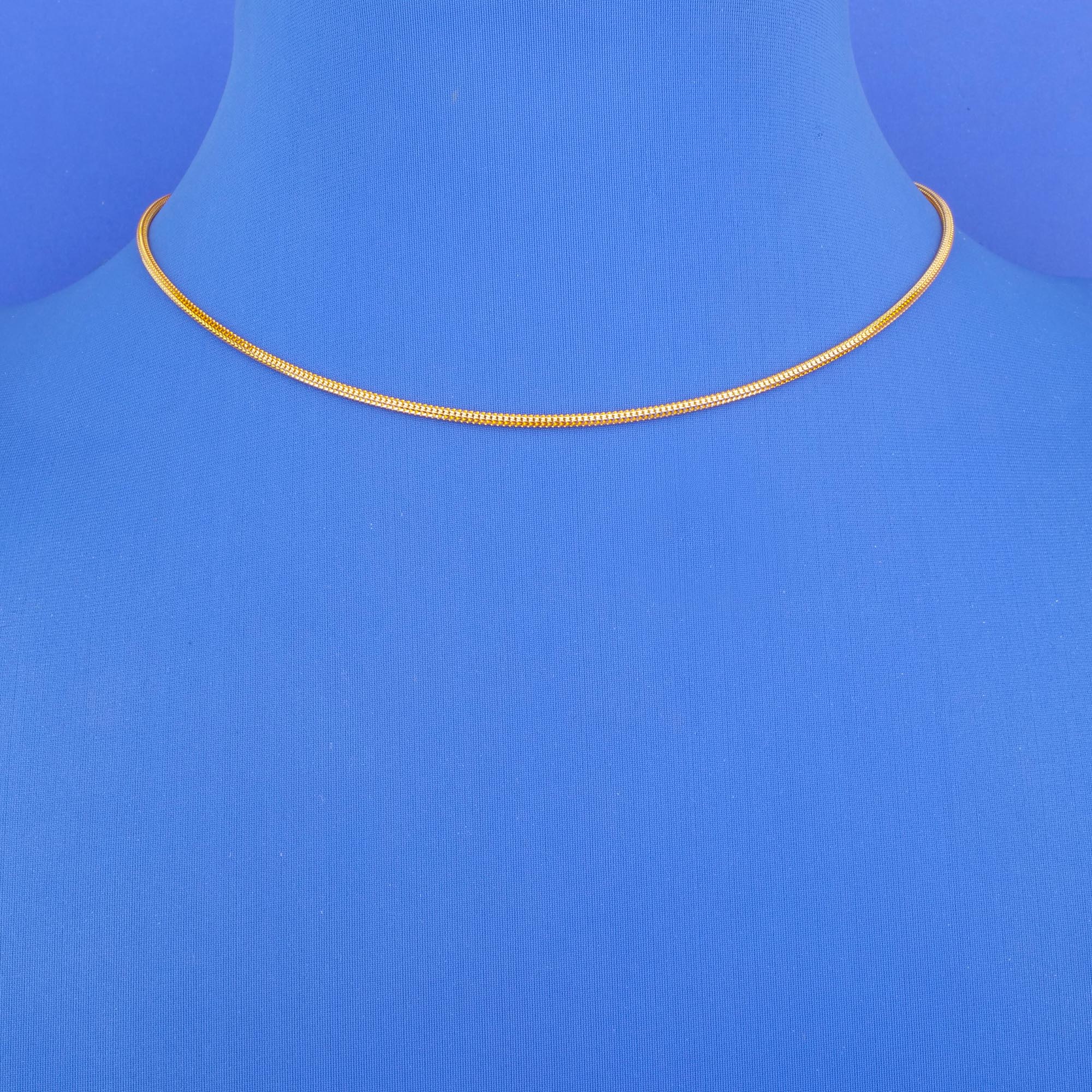 Twenty-Two Karat Two-Tone Gold Chain (v)