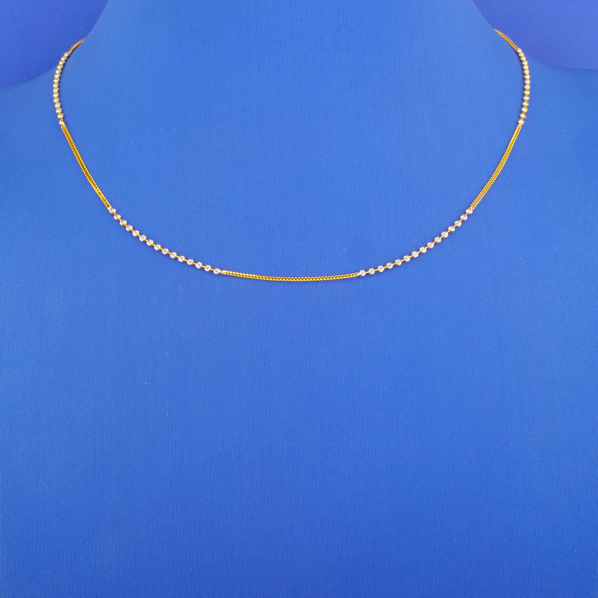 Twenty-Two Karat Two-Tone Gold Chain (b)
