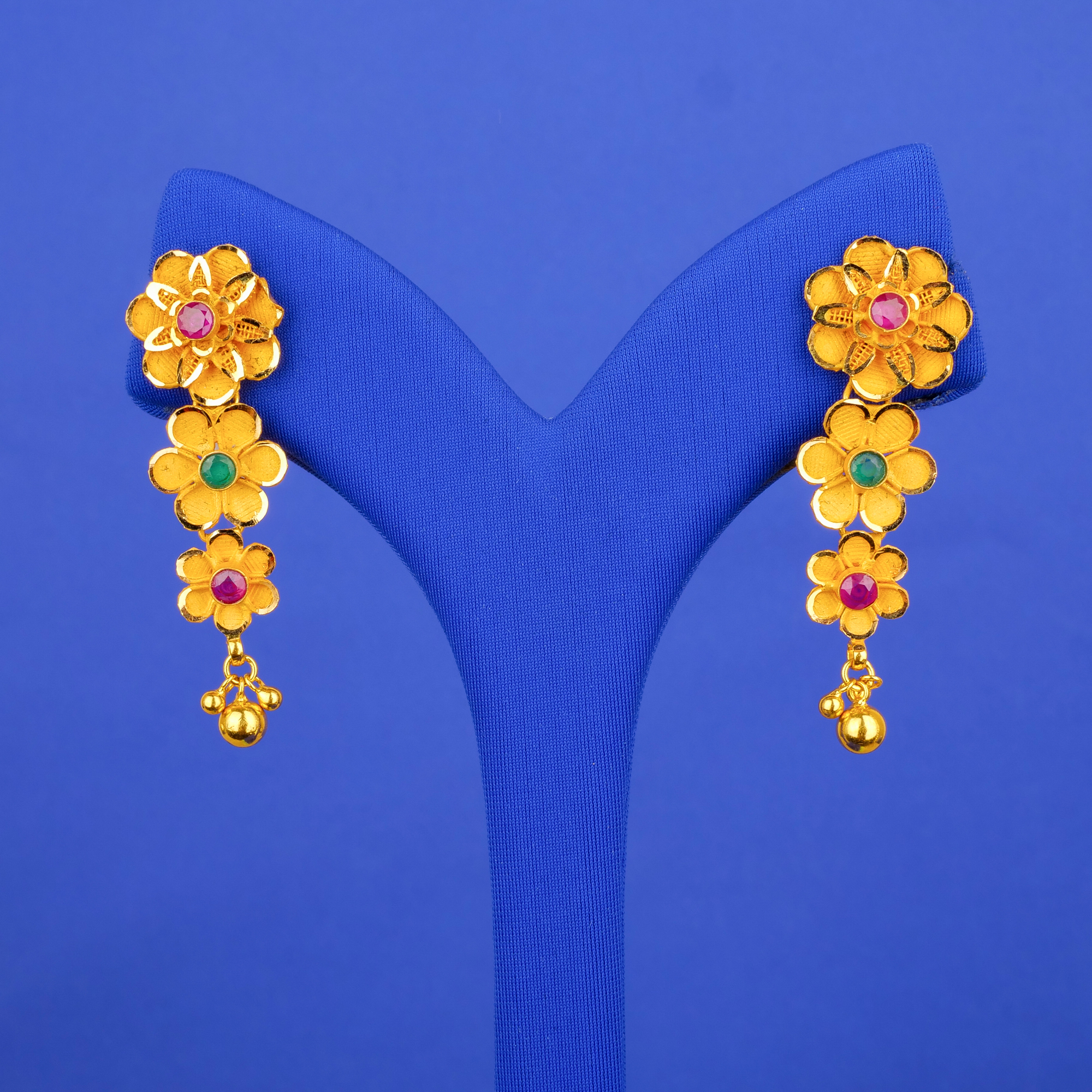 Light Weight Gold Earrings Designs | Gold Jhumka Earrings | Daily Party  Wear Gold Earring… | Bridal gold jewellery designs, Gold earrings designs,  Designer earrings