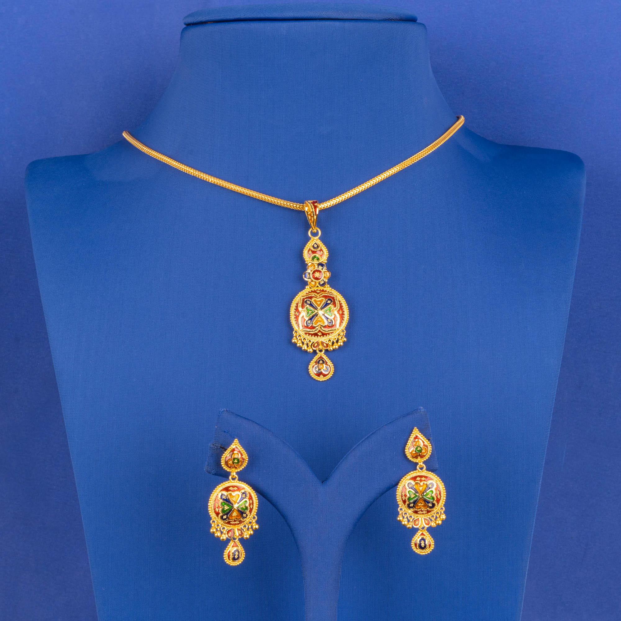 Enchanting Elegance: Handmade 22K Gold Pendant and Earrings Set (chain not included)