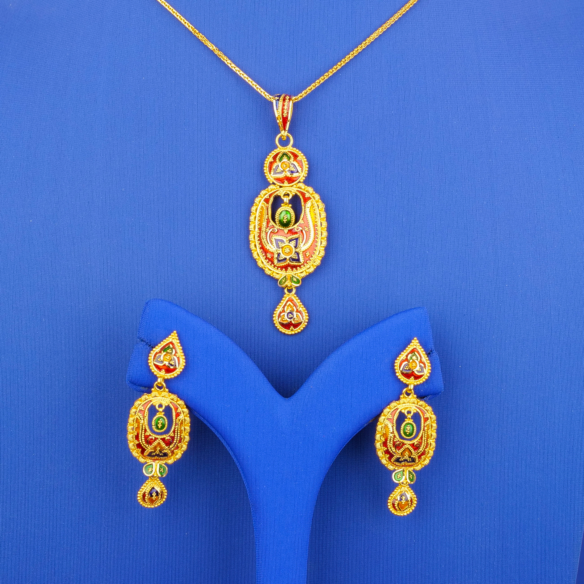 Handmade 22K Gold Minakari Pendant and Earrings Set