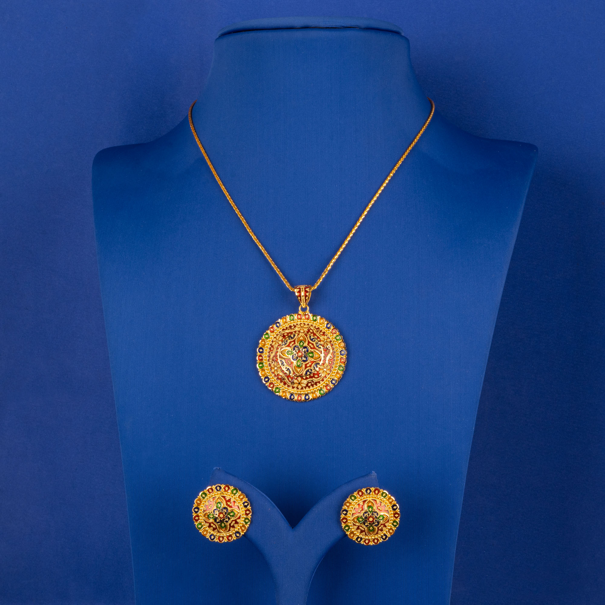 Luminous Delight: Handmade 22K Gold Pendant and Earrings Set (chain not included)