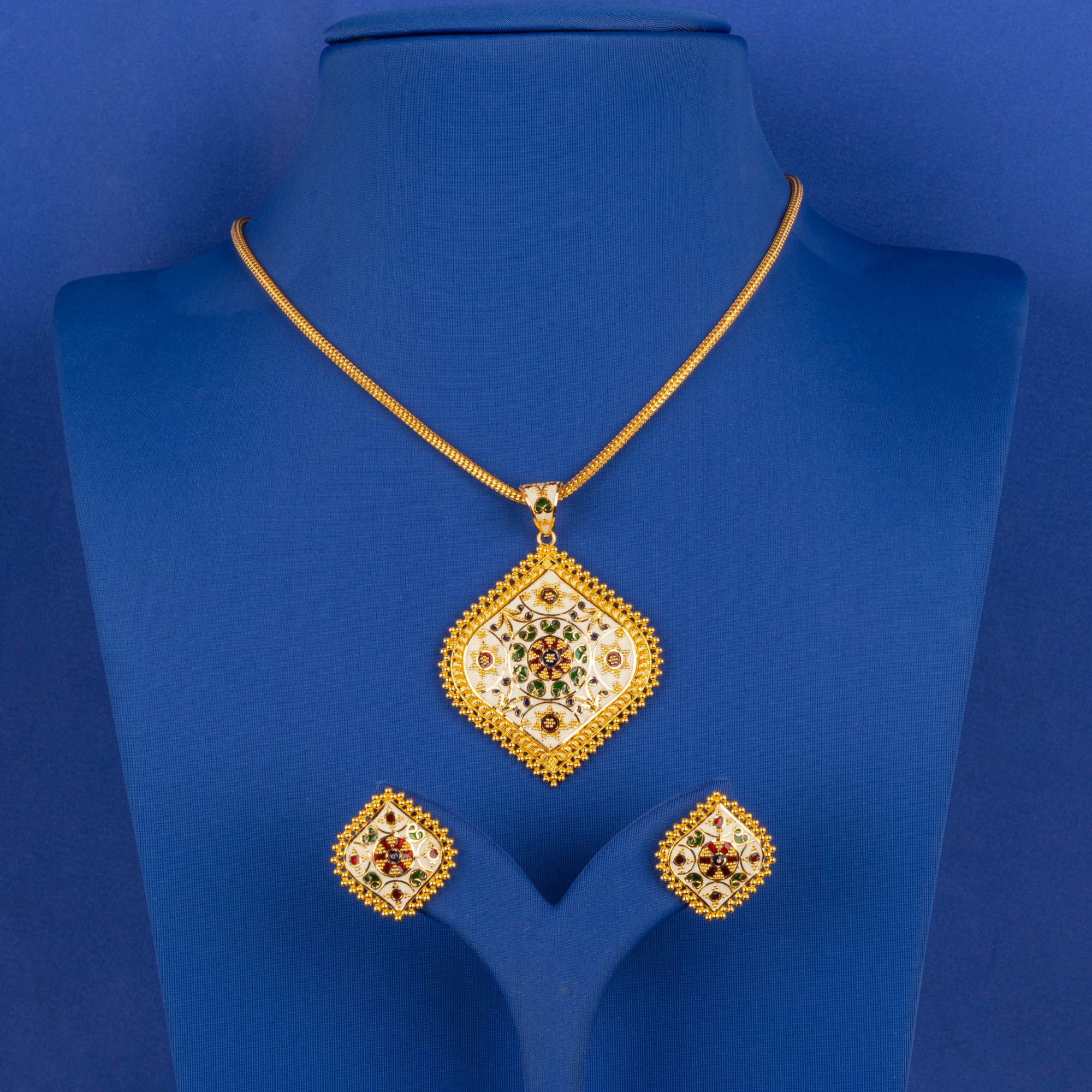 Handmade 22K Gold Minakari Pendant and Earrings Set