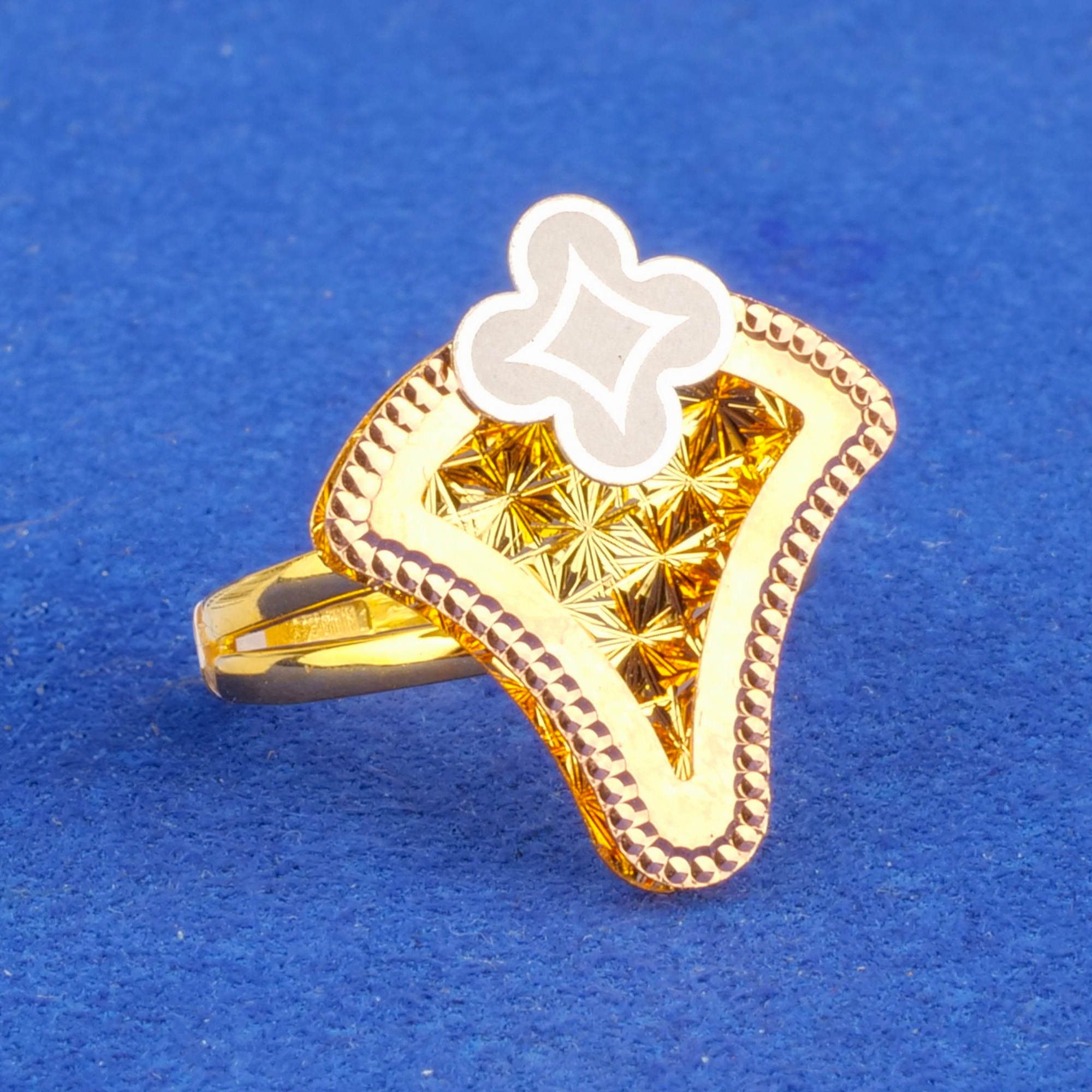 Twenty-Two Karat Tri-Color Gold Ring