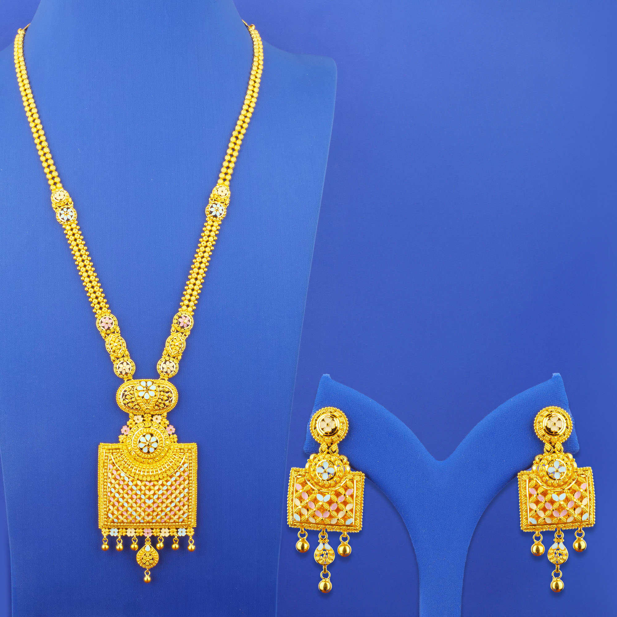 Twenty-Two Karat Minakari Gold Necklace and Earrings Set (L)