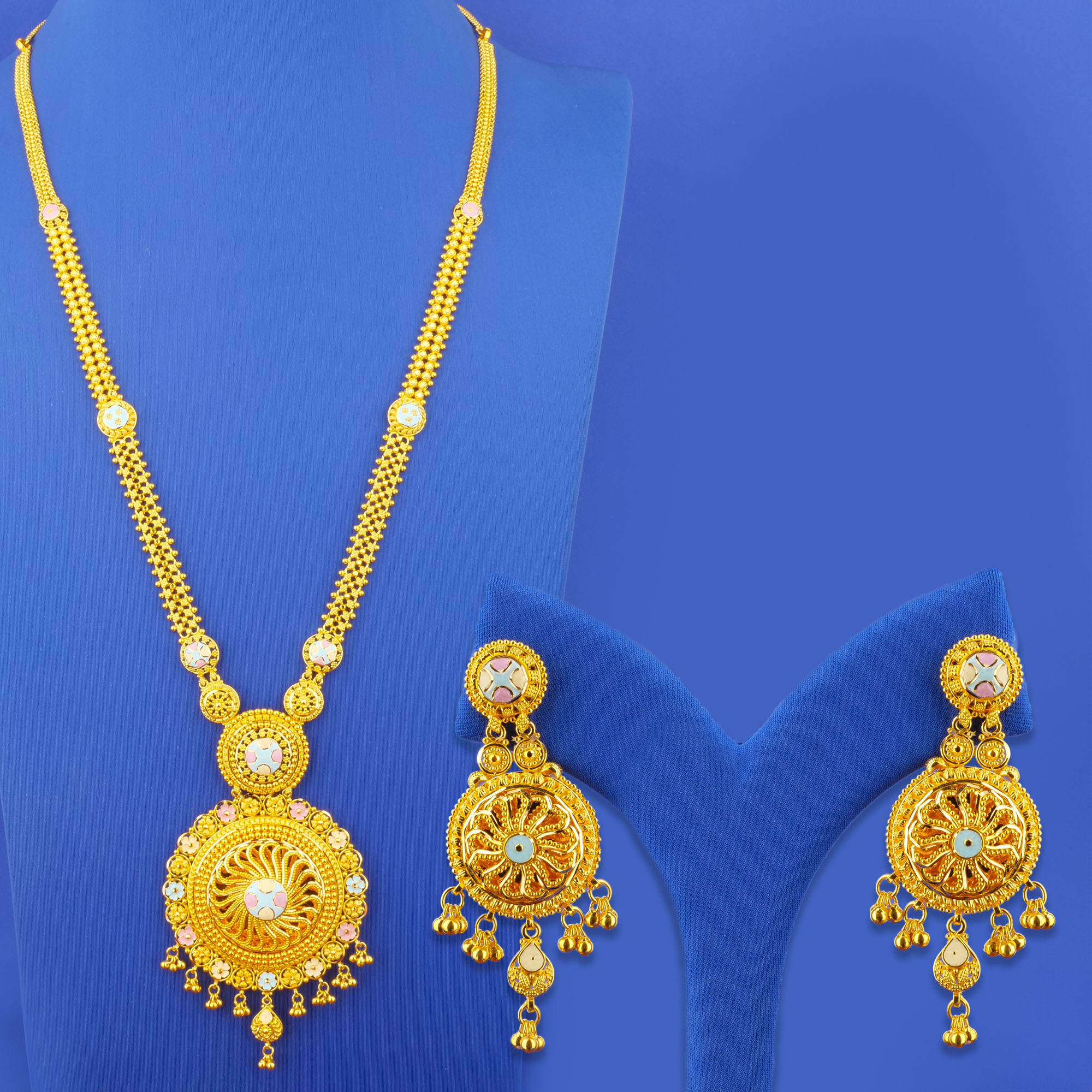 Twenty-Two Karat Minakari Gold Necklace and Earrings Set (L)