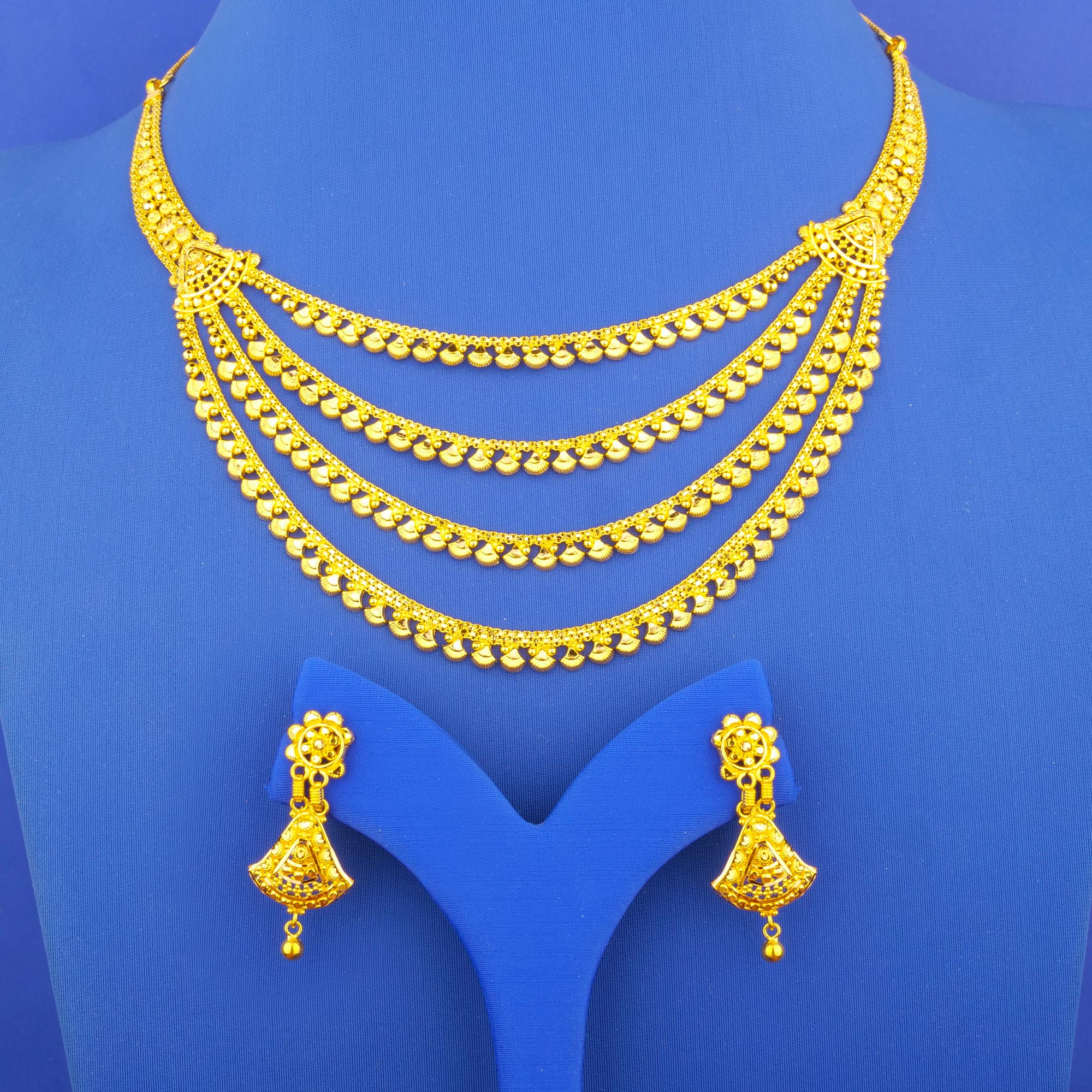 Twenty-Two Karat Gold 'Layered' Necklace and Earrings Set