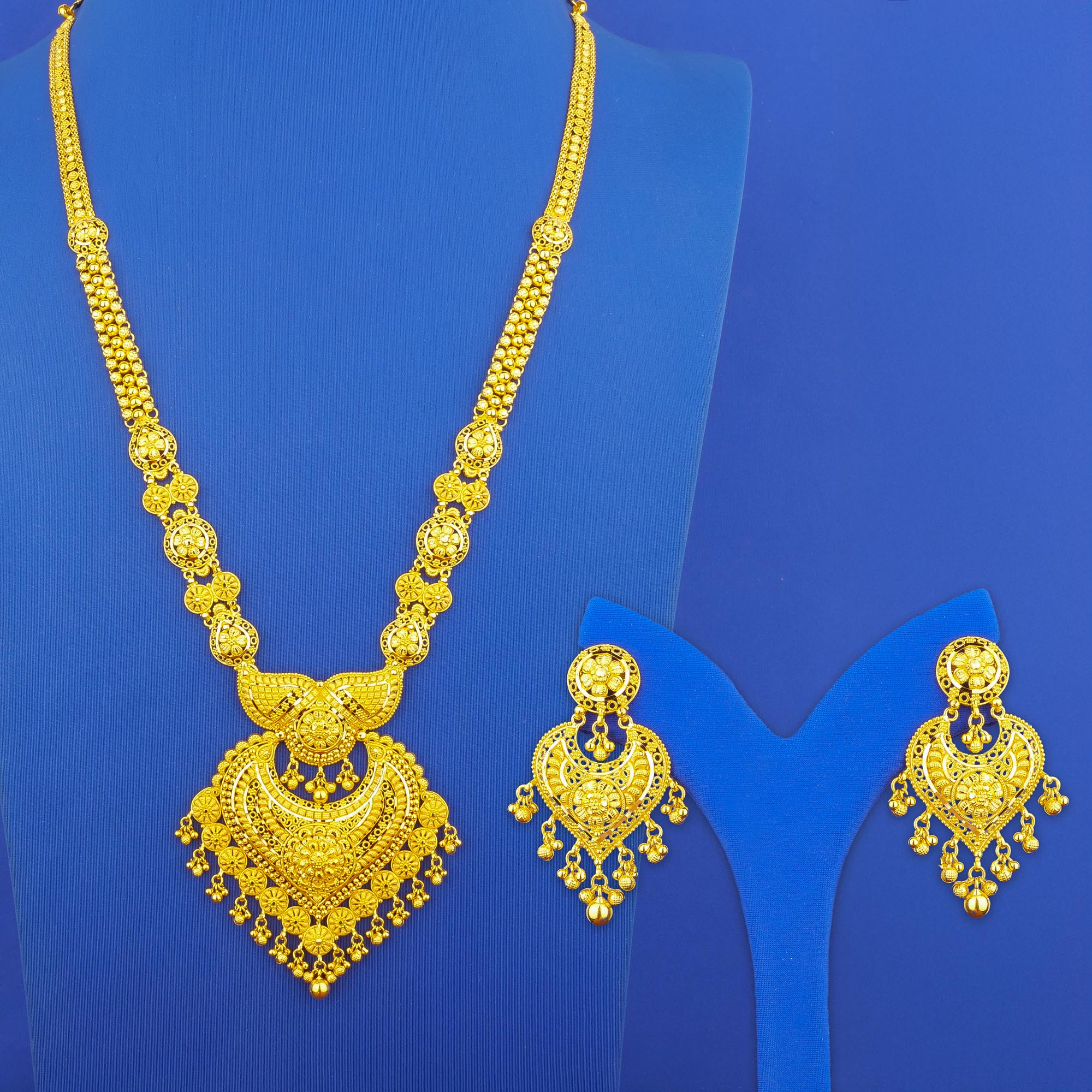 Twenty-Two Karat Gold Necklace and Earrings Set (L)