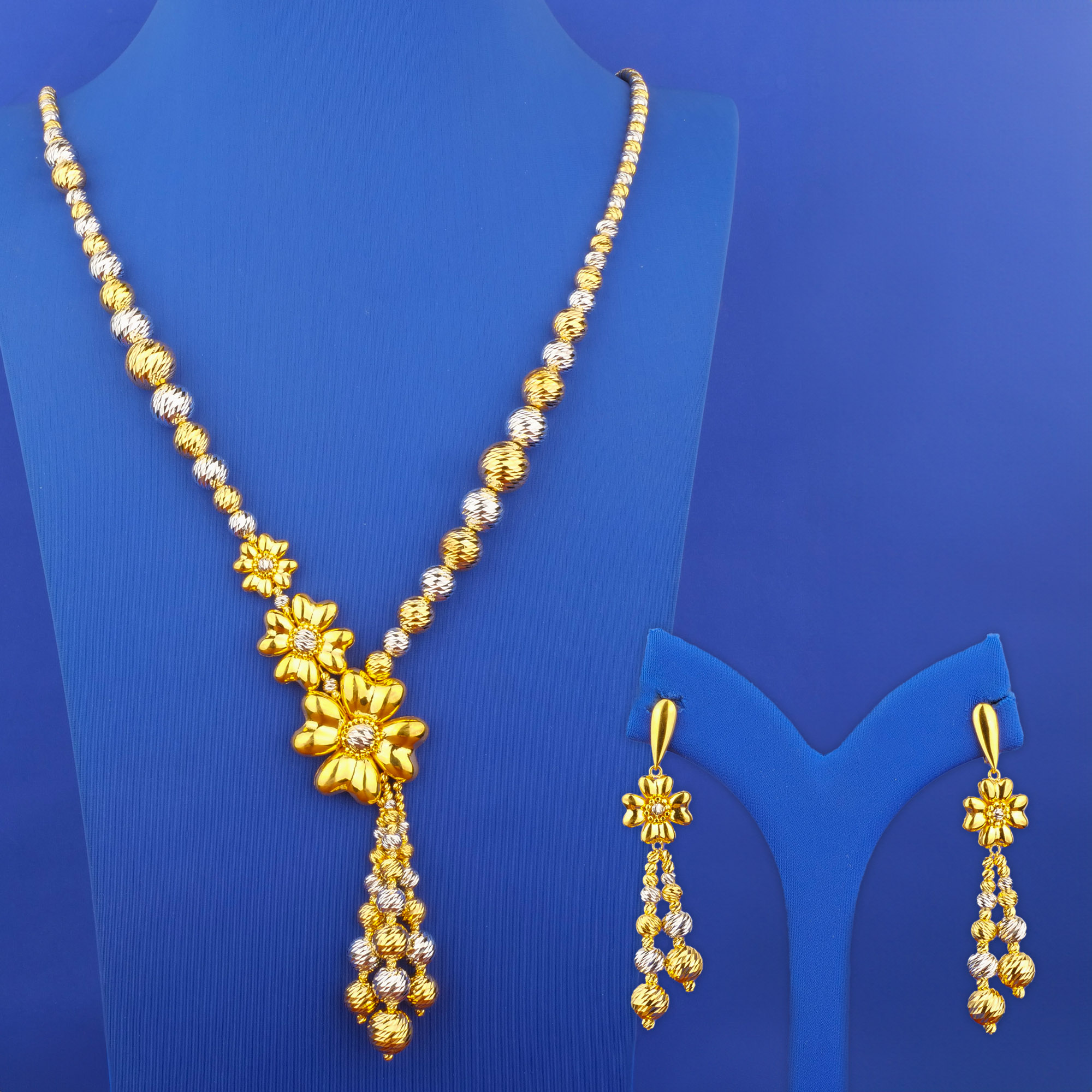 22K 'Fancy' Two-Tone Gold Necklace and Earrings Set (L)