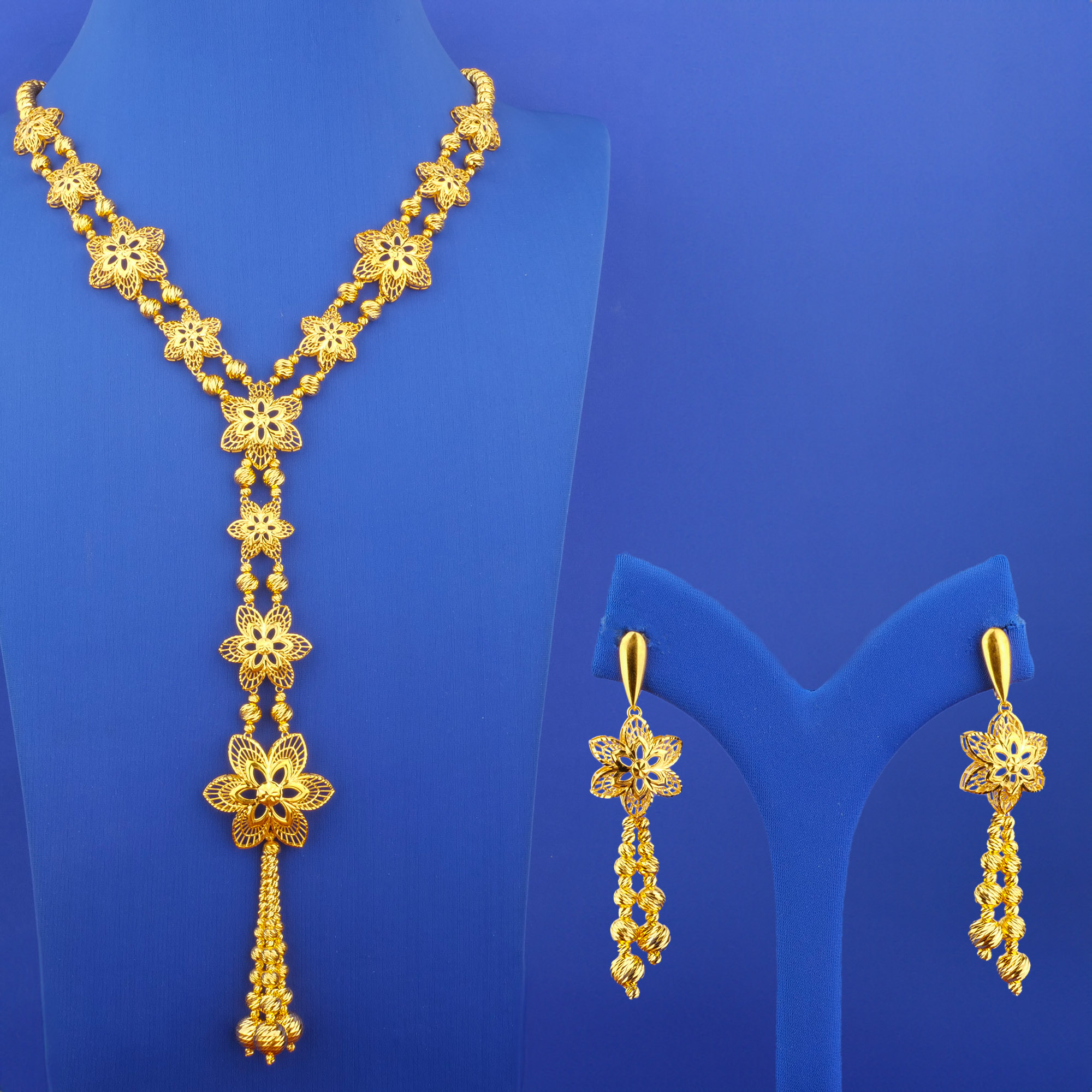 22K 'Fancy' Gold Necklace and Earrings Set (L)