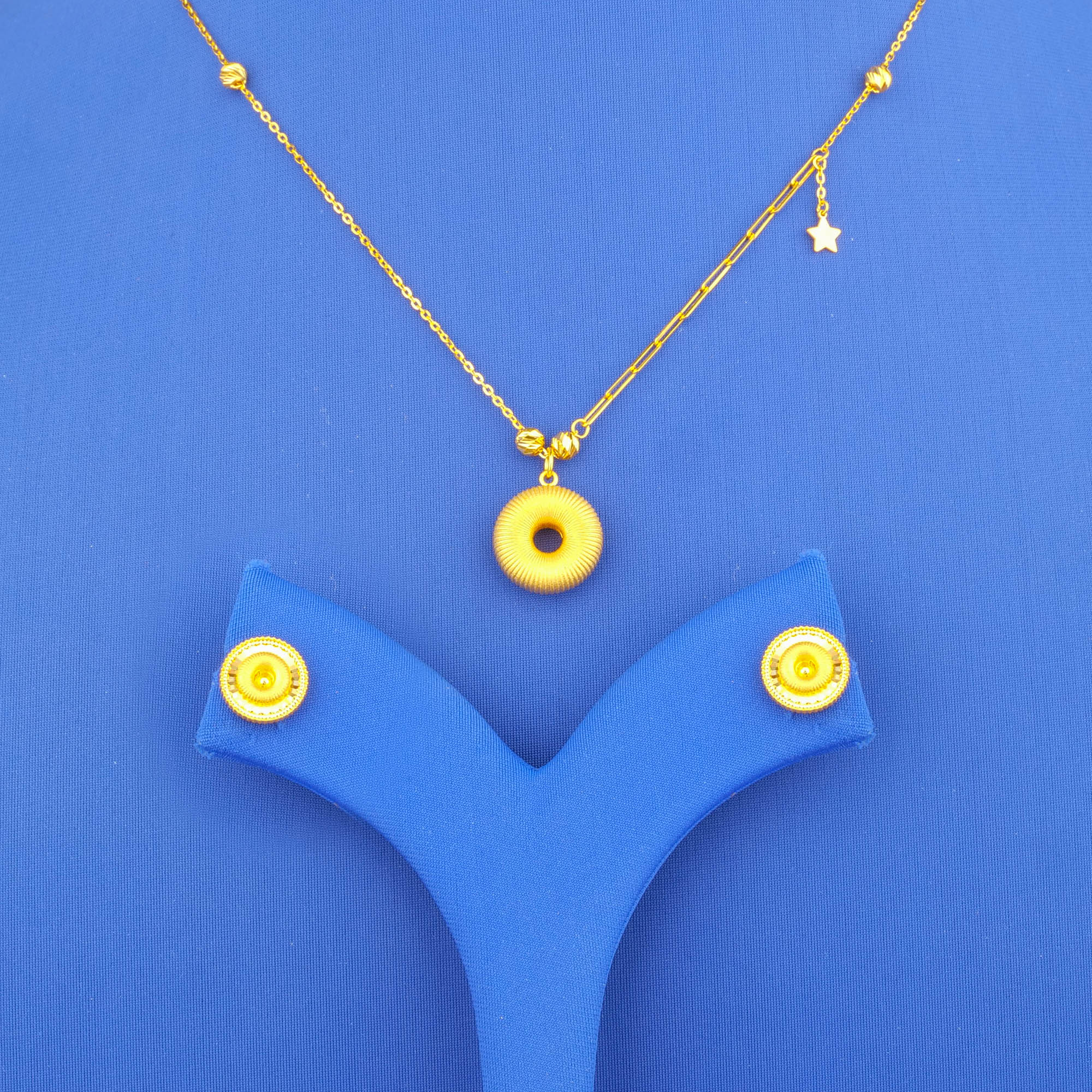 22K 'Fancy' Gold Necklace and Earrings Set