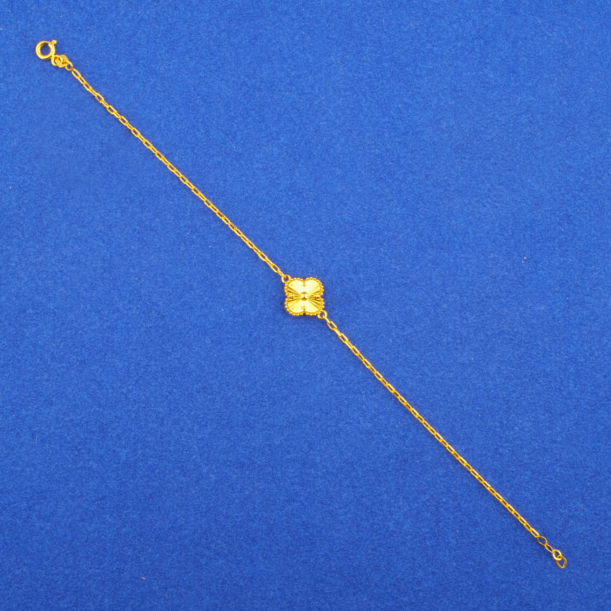 Twenty-Two Karat 'Fancy' Gold 'Clover' Bracelet