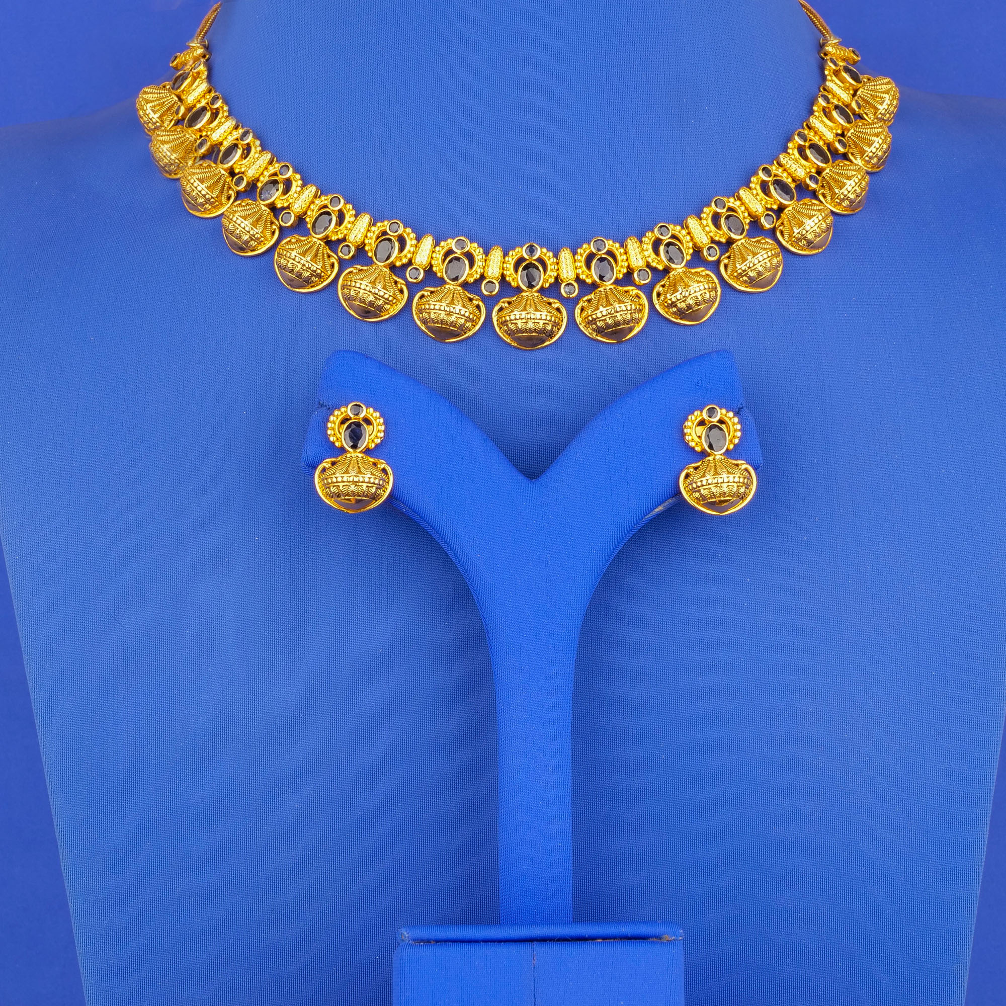 22K Gold and Sapphire Necklace Earring Set