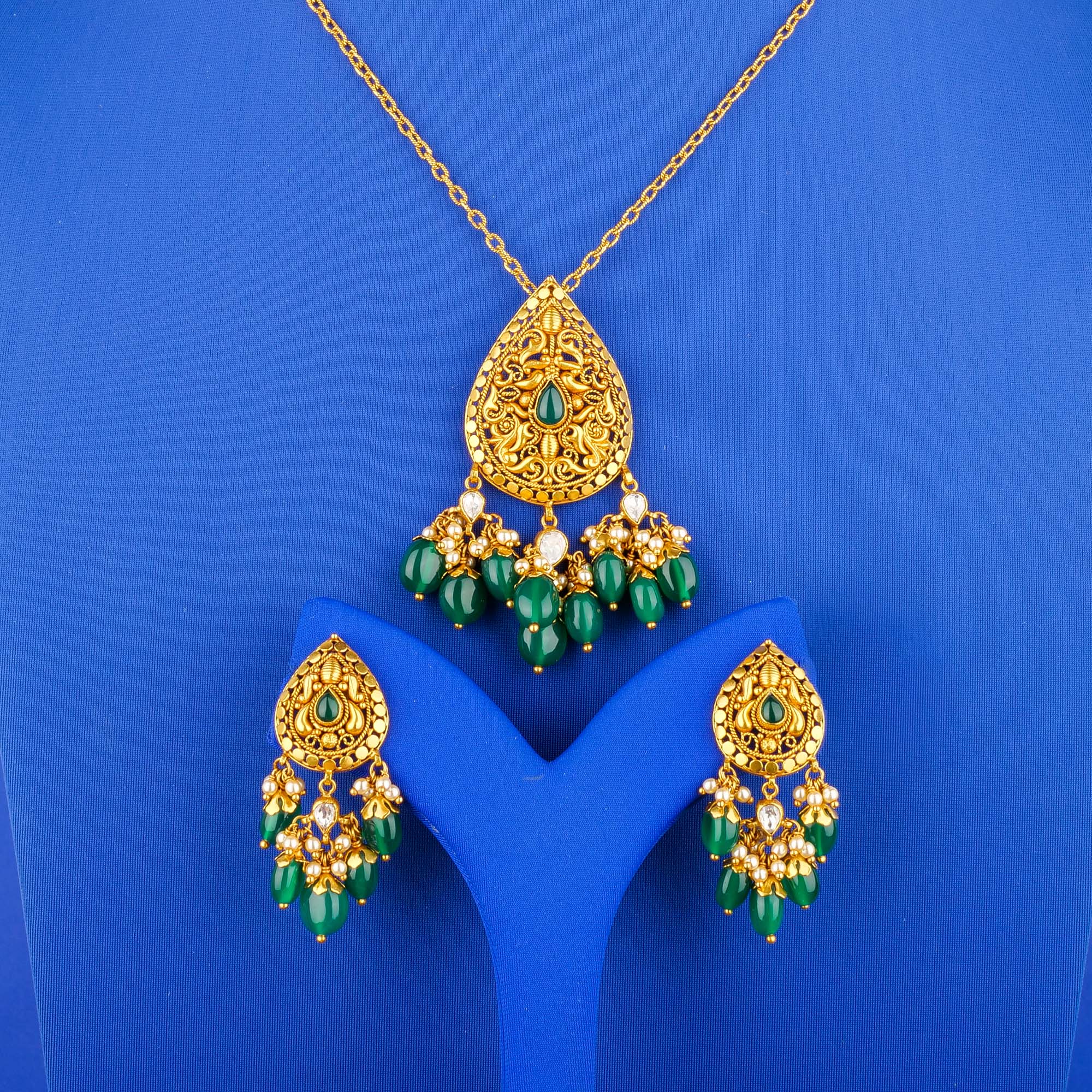 22K 'Antique' Kundan Pearl Necklace and Earring Set