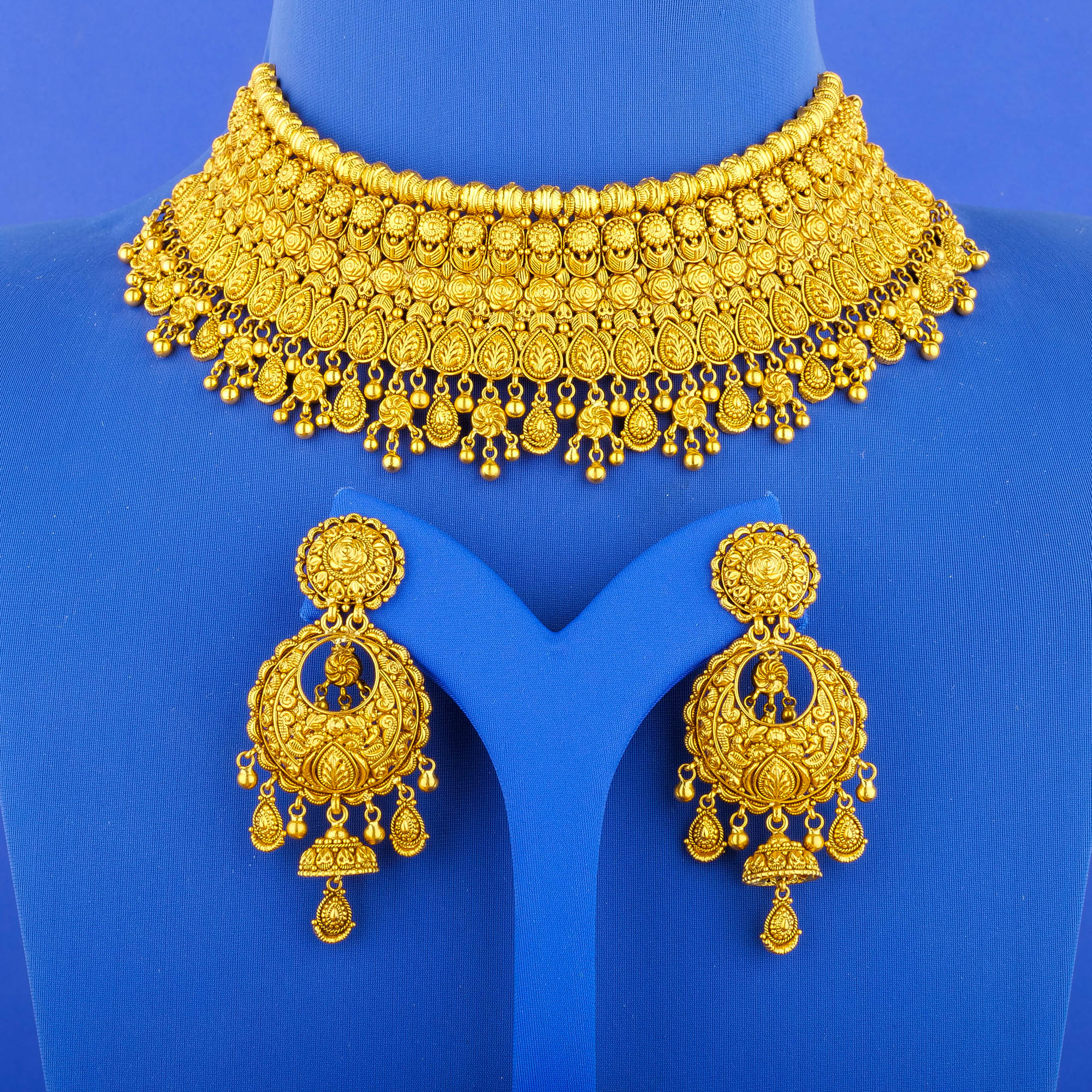 22K 'Antique' Choker/Necklace and Earring Set