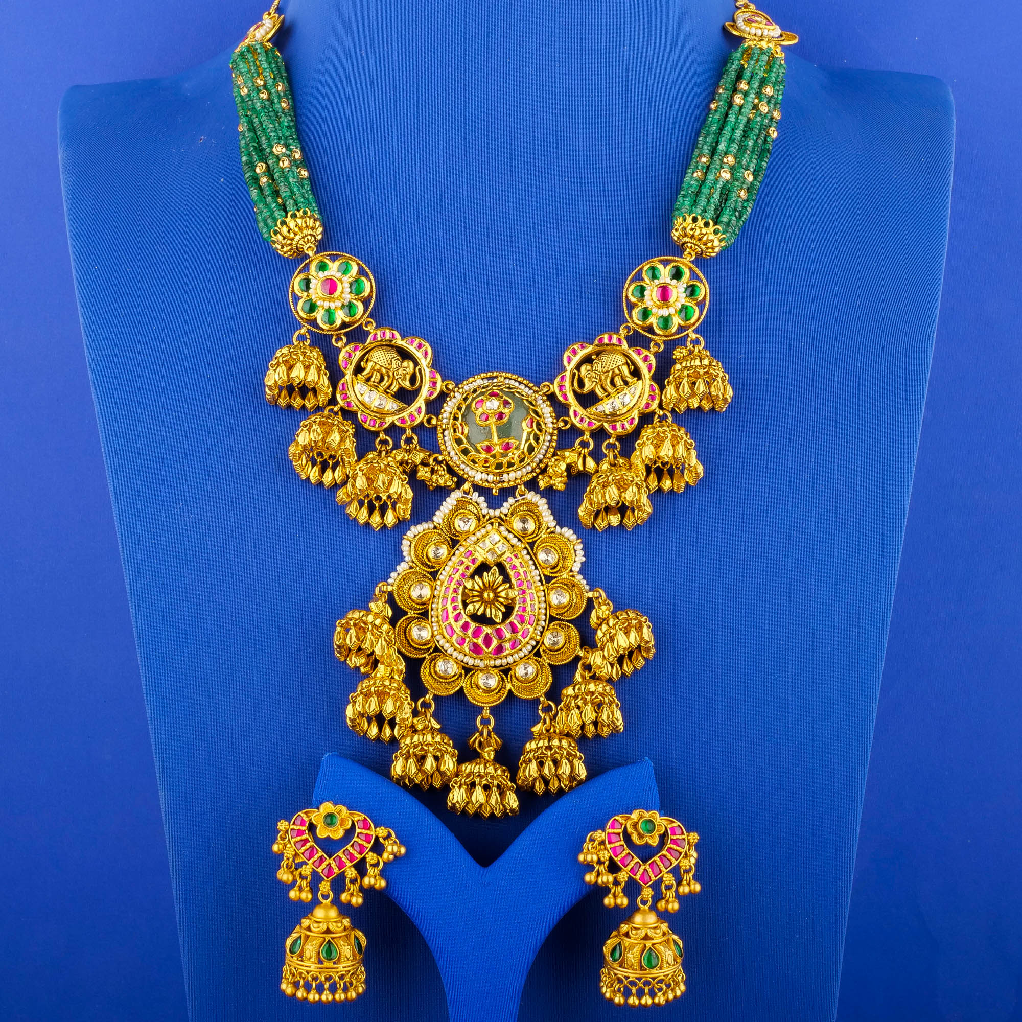 22K 'Antique' Kundan Emerald Necklace and Earrings Set