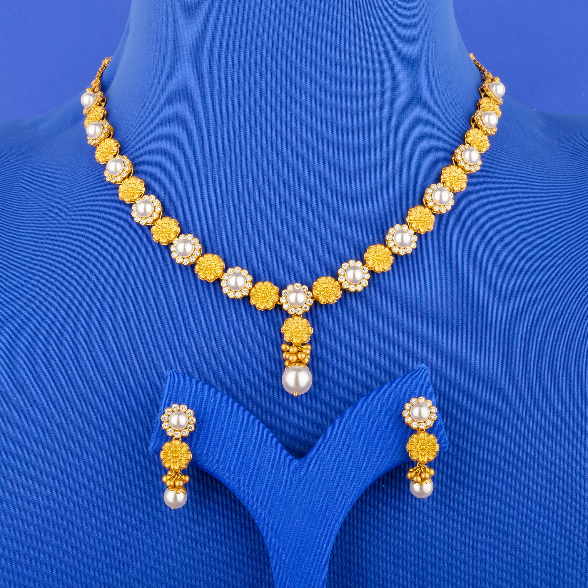 22K 'Antique' Pearl Cubic Zirconia Necklace and Earrings Set