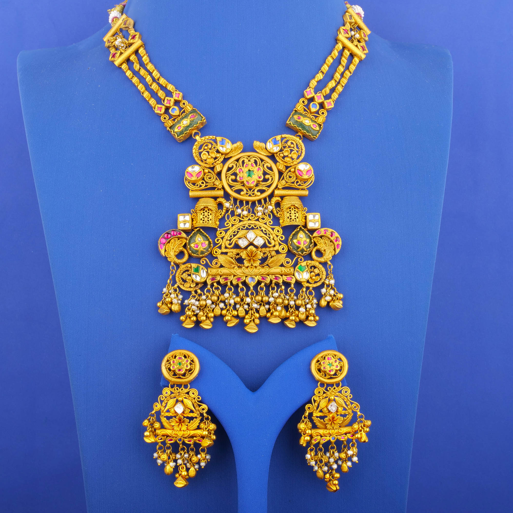 22K 'Antique' Kundan Cubic Zirconia Pearl Necklace and Earrings Set