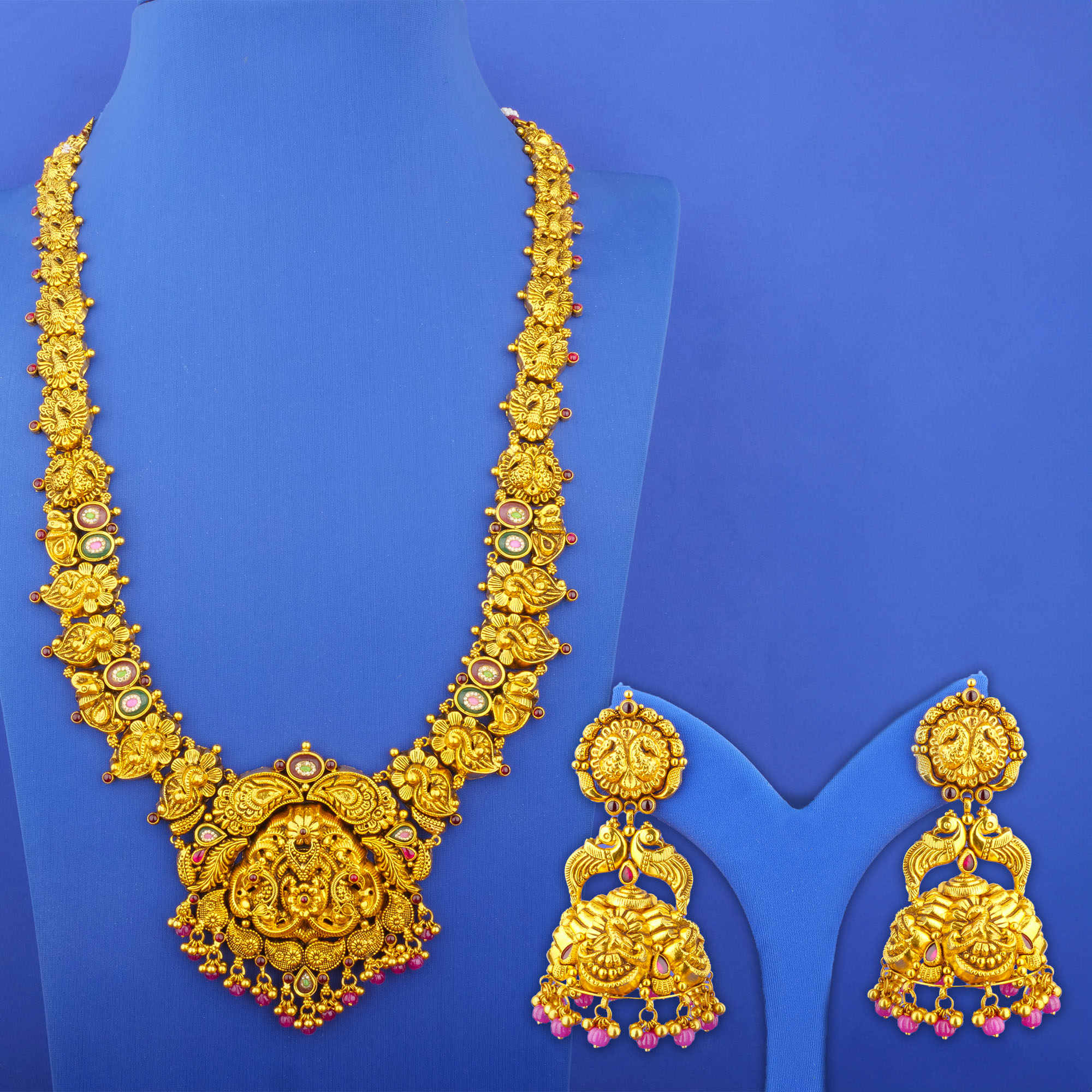 Twenty-Two Karat 'Antique' Stones Cubic Zirconia Necklace and Earrings Set (L)