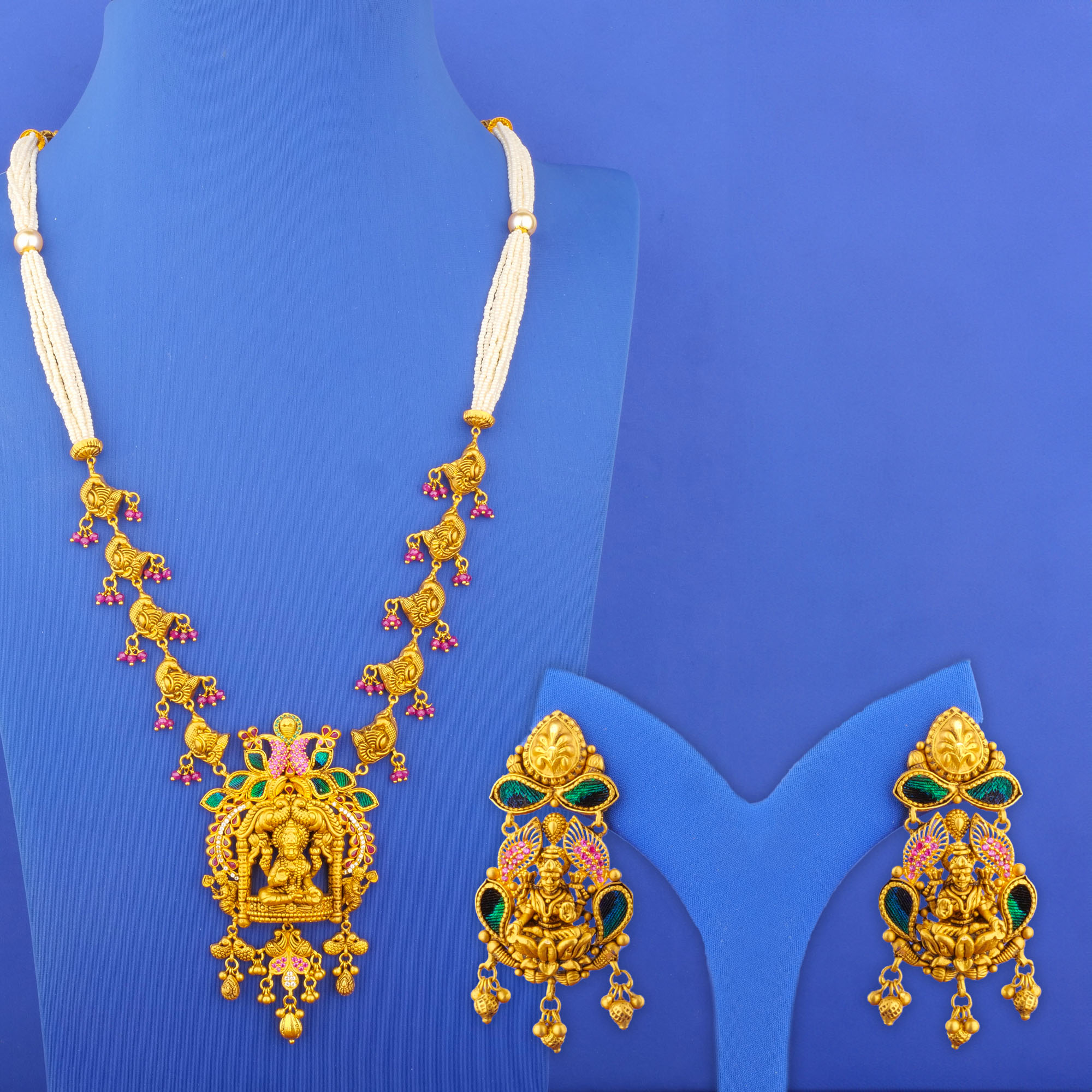 Twenty-Two Karat 'Antique' Minakari Pearl Cubic Zirconia/Colored Stone Necklace and Earrings Set (L)