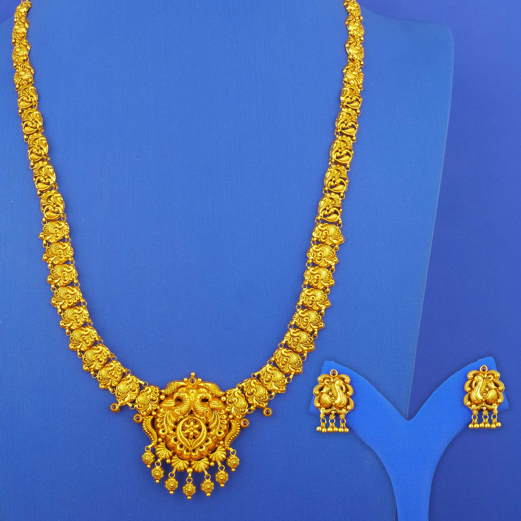 22K 'Antique' Gold Necklace and Earrings Set